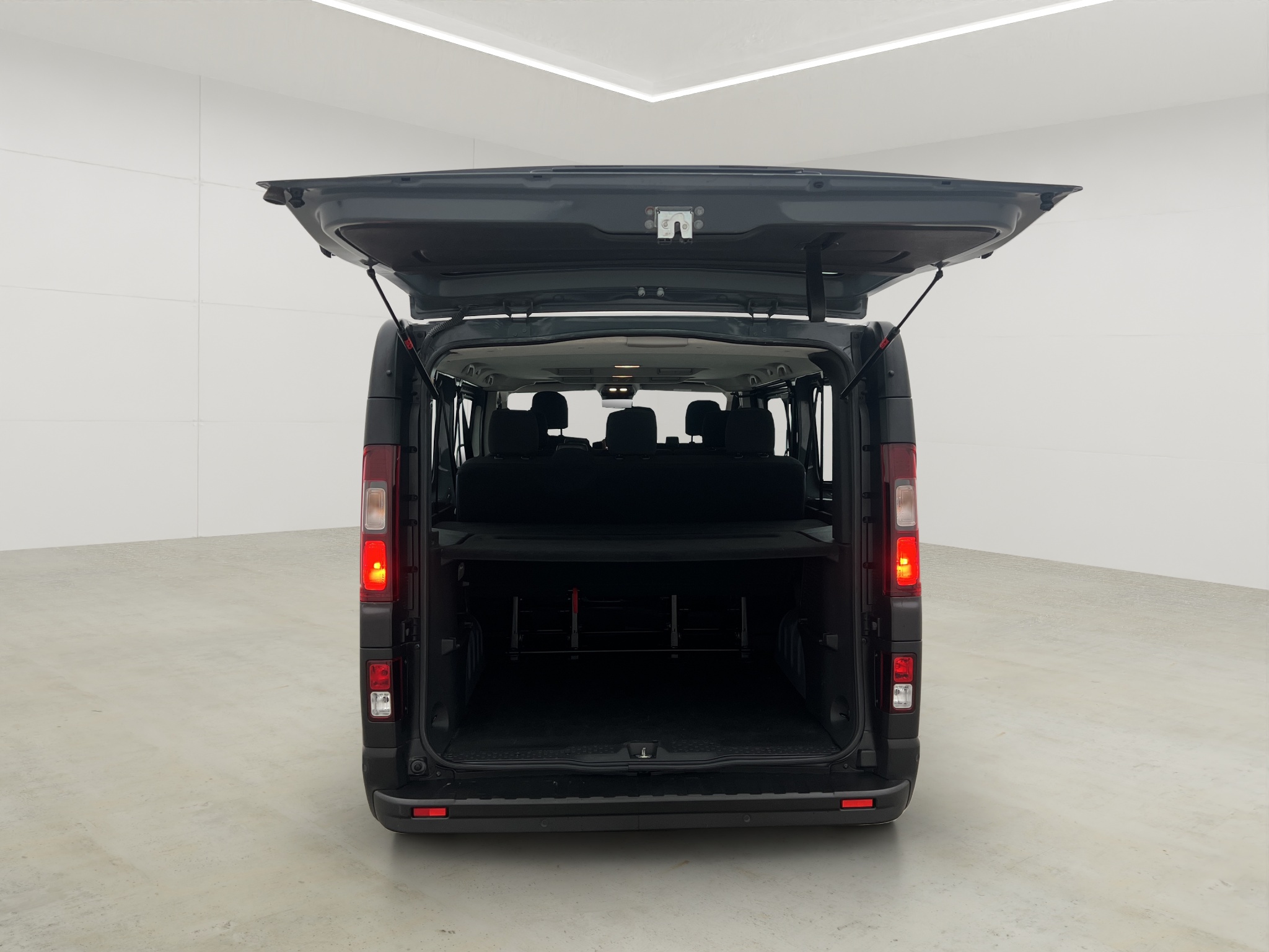 Renault trafic 2022 - miniatyr 4