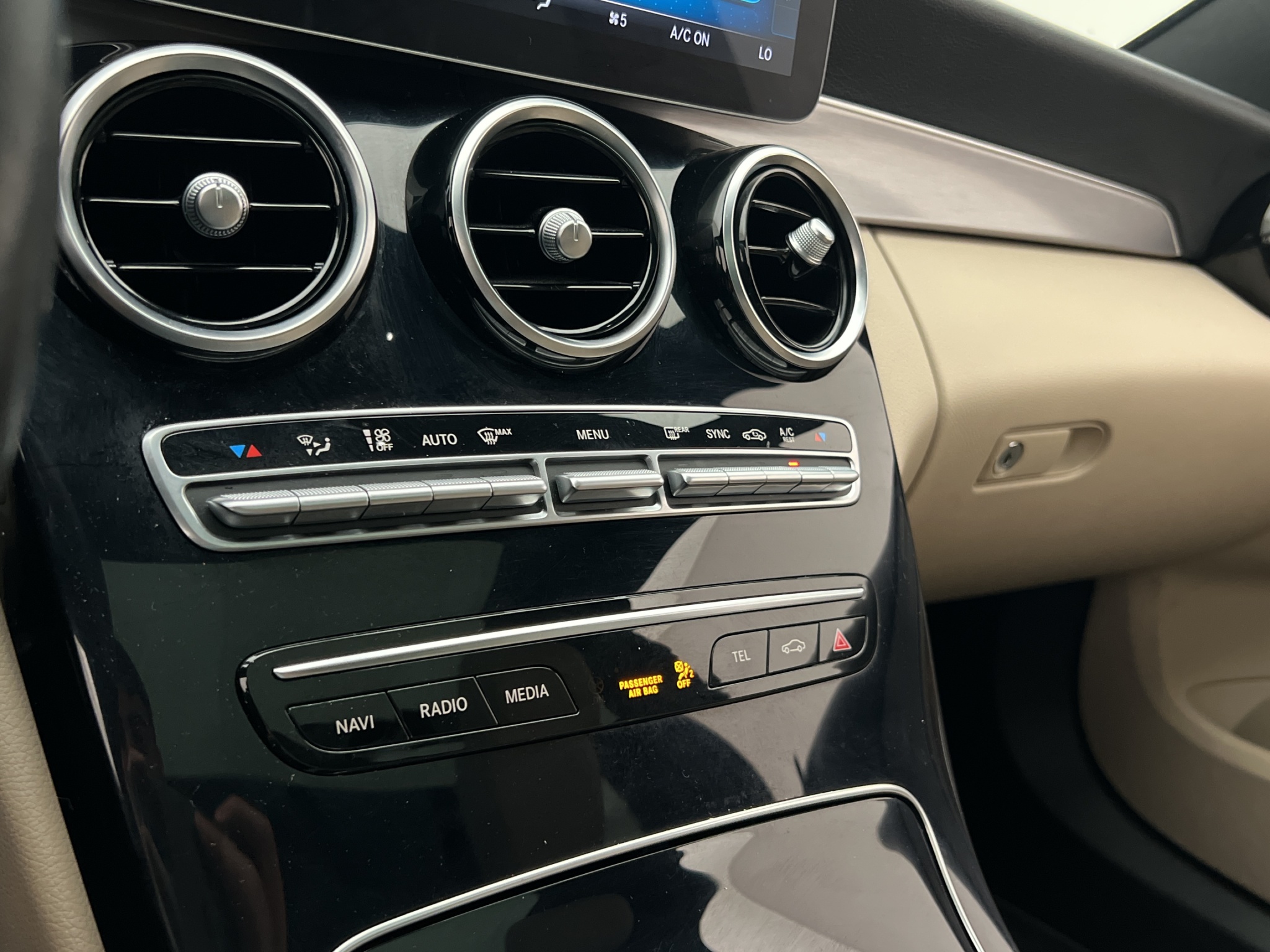 Mercedes-benz C200 2019 - miniatyr 22