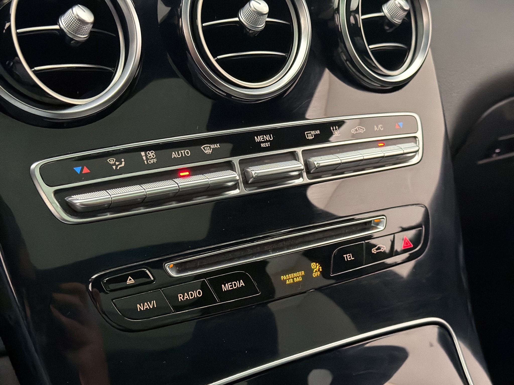 Mercedes-benz GLC 220d 2018 - miniatyr 24