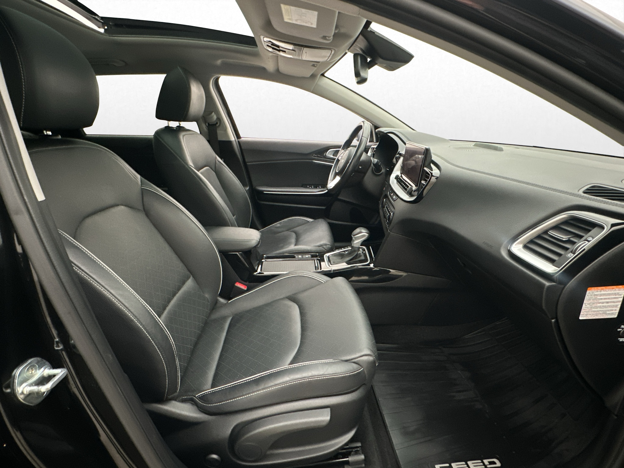 Kia Ceed 2022 - miniatyr 27