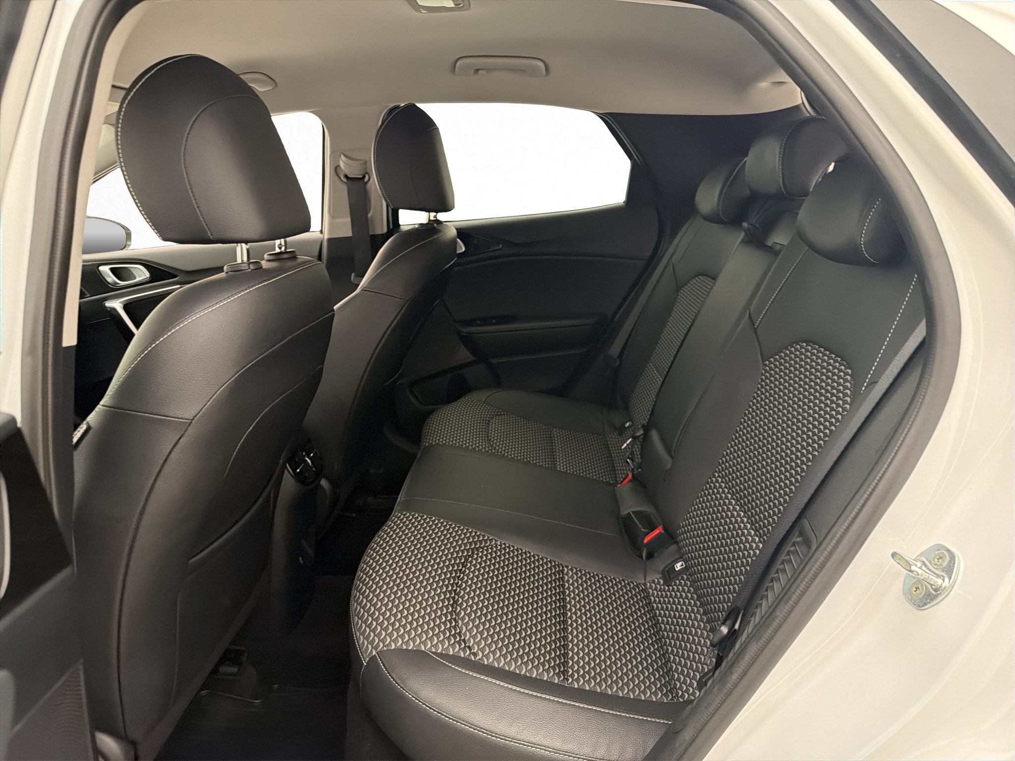 Kia XCeed 2023 - miniatyr 27