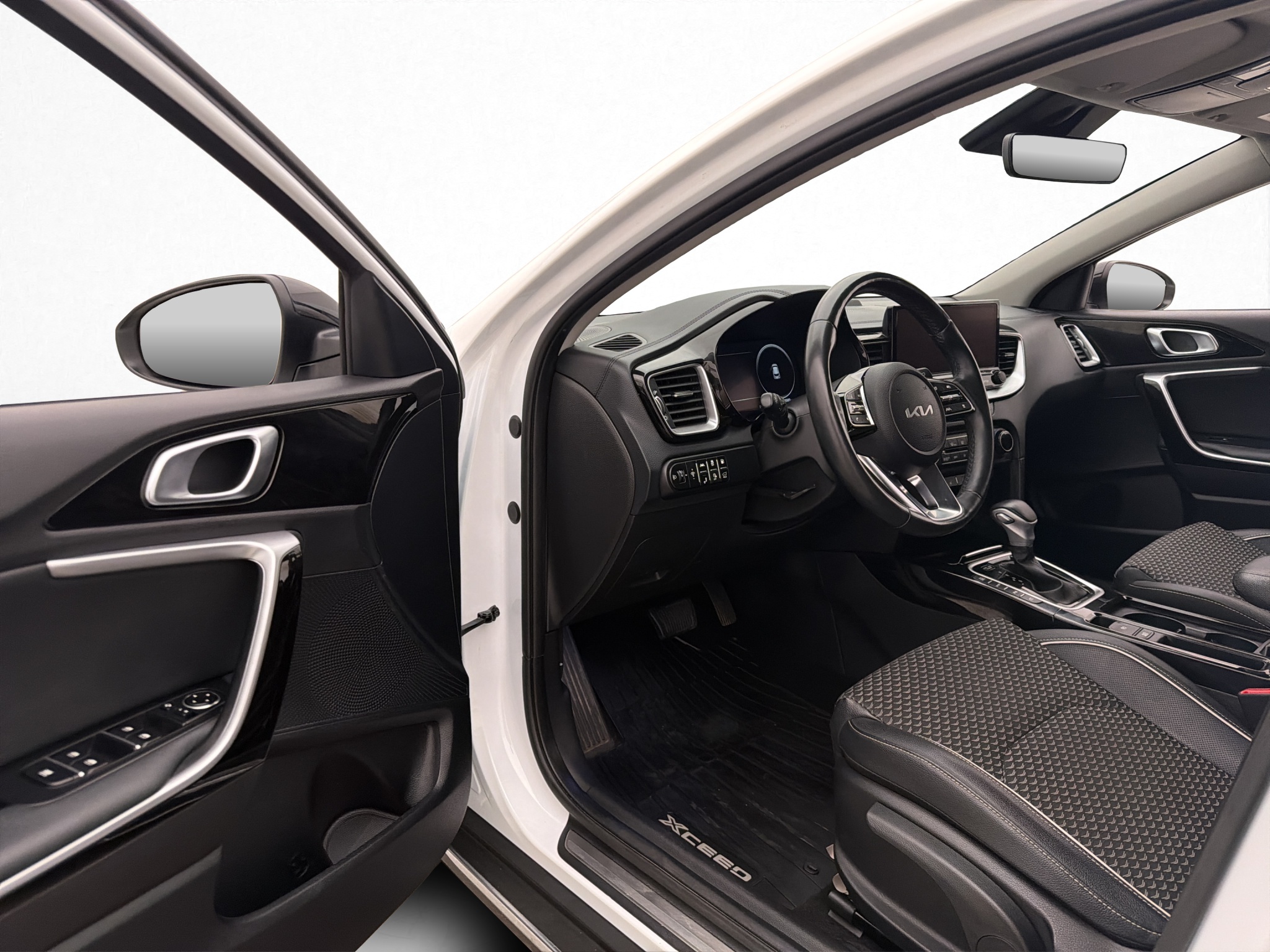 Kia XCeed 2023 - miniatyr 4