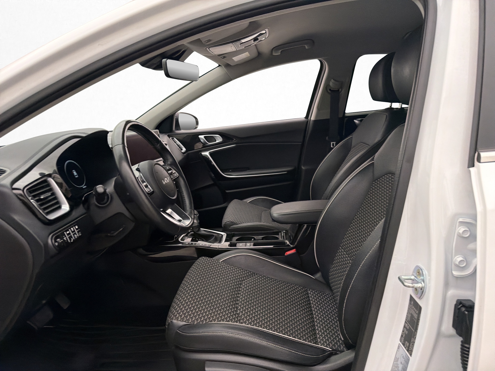 Kia XCeed 2023 - miniatyr 6