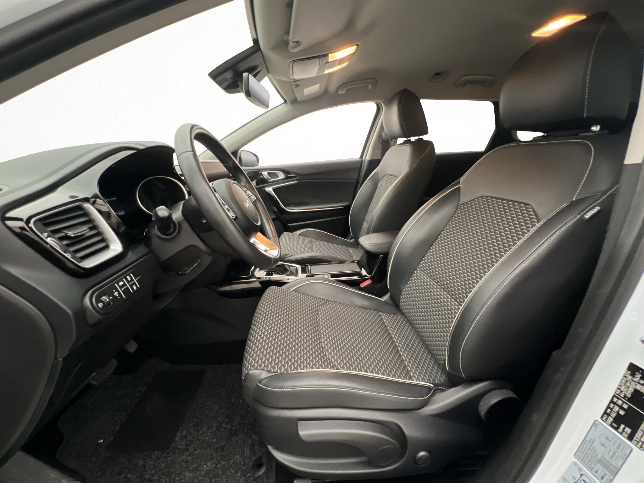 Kia Ceed 2023 - miniatyr 4