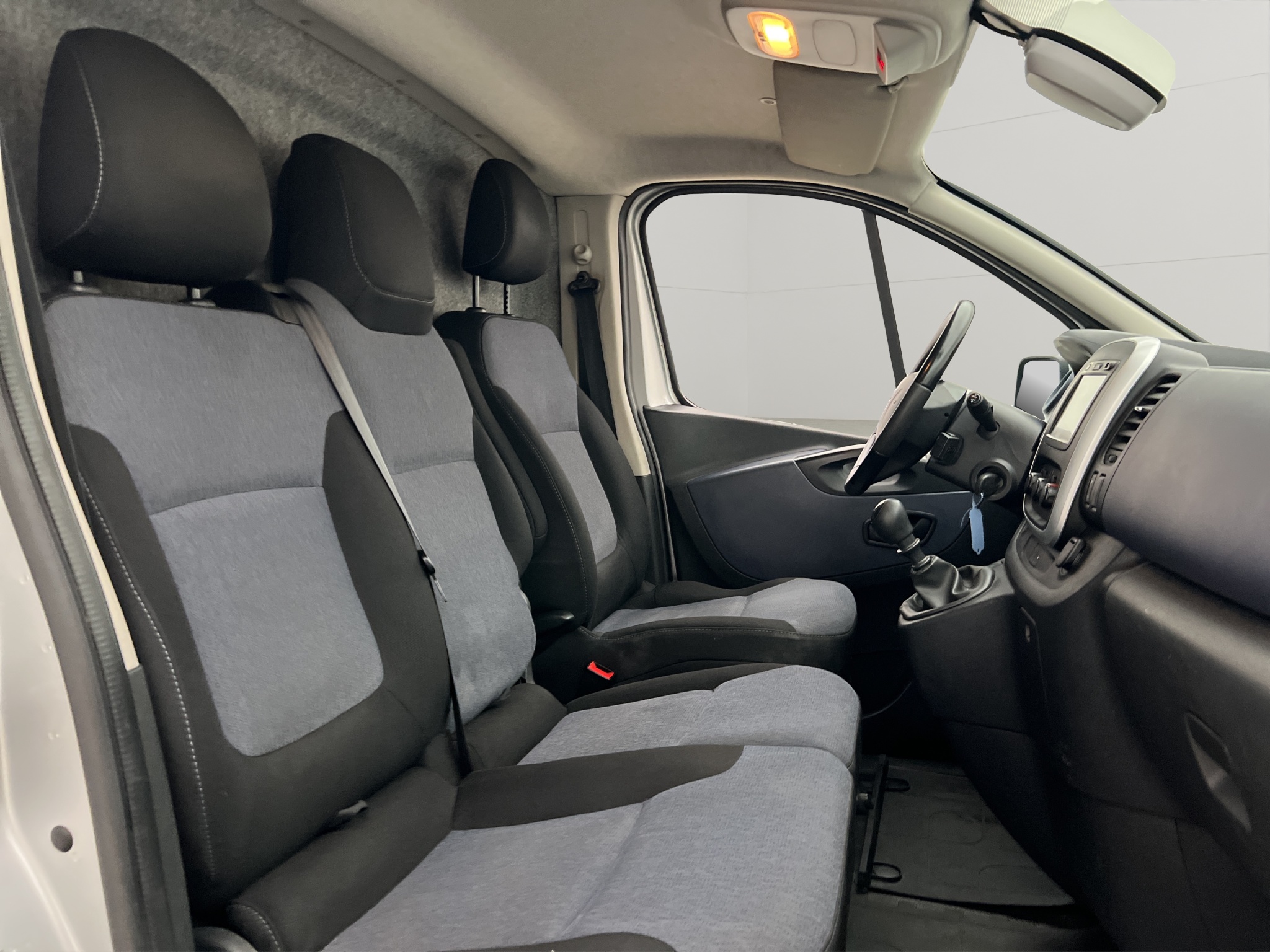 Opel Vivaro 2015 - miniatyr 19