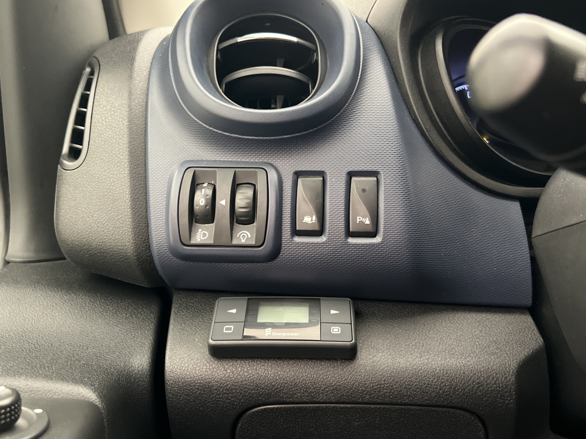 Opel Vivaro 2015 - miniatyr 8