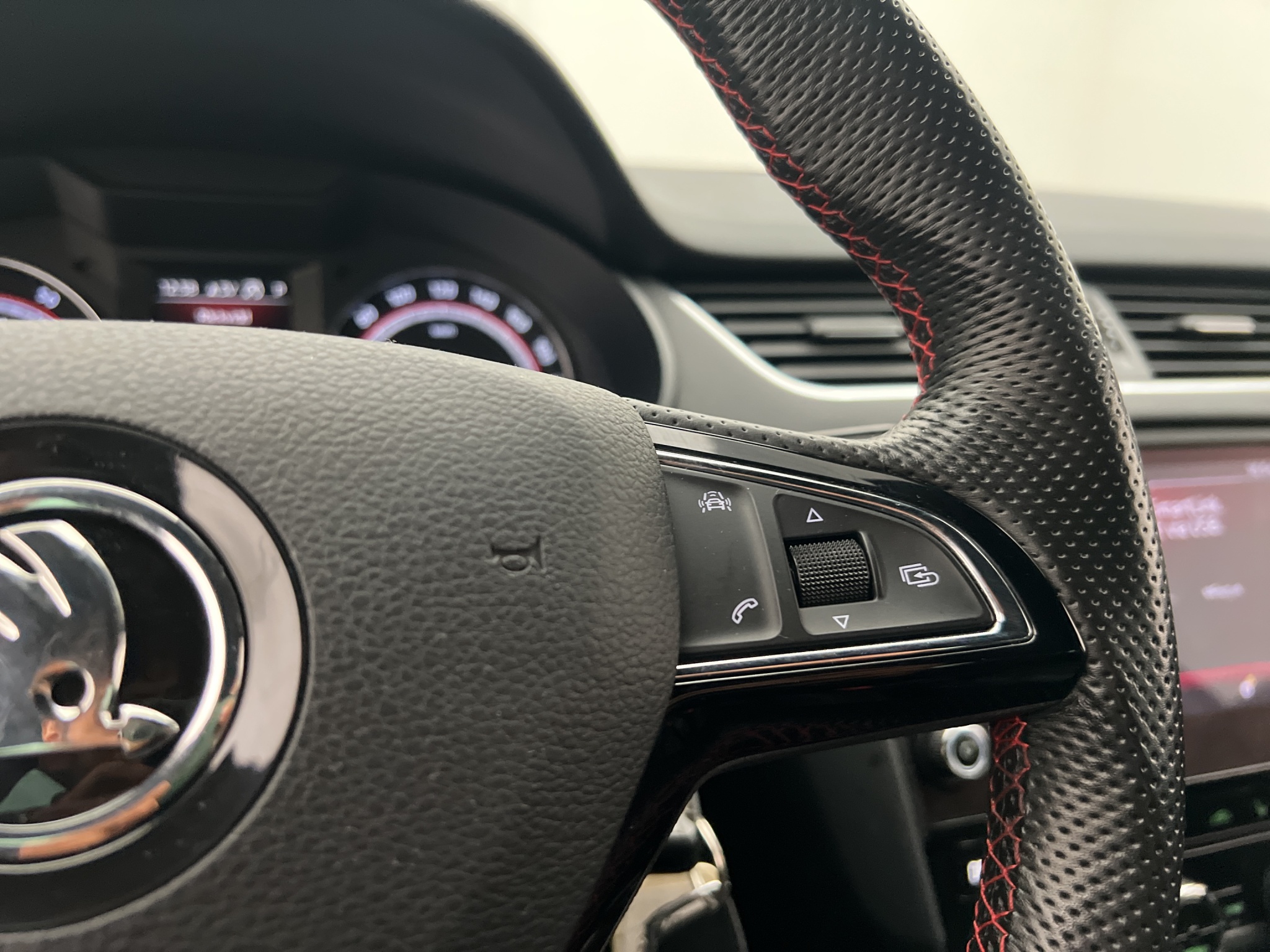 Skoda Octavia RS 2018 - miniatyr 18