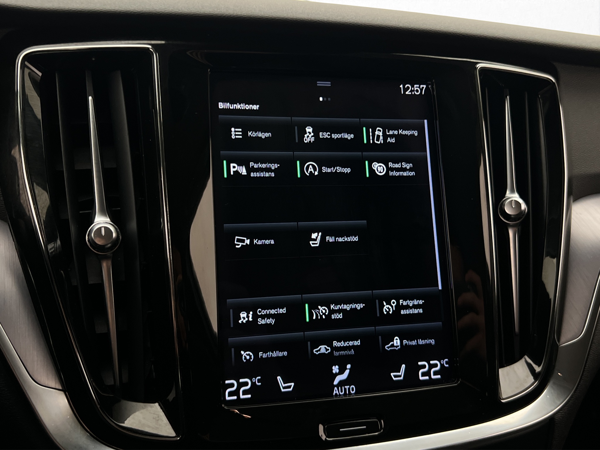 Volvo V60 Cross Country 2022 - miniatyr 21