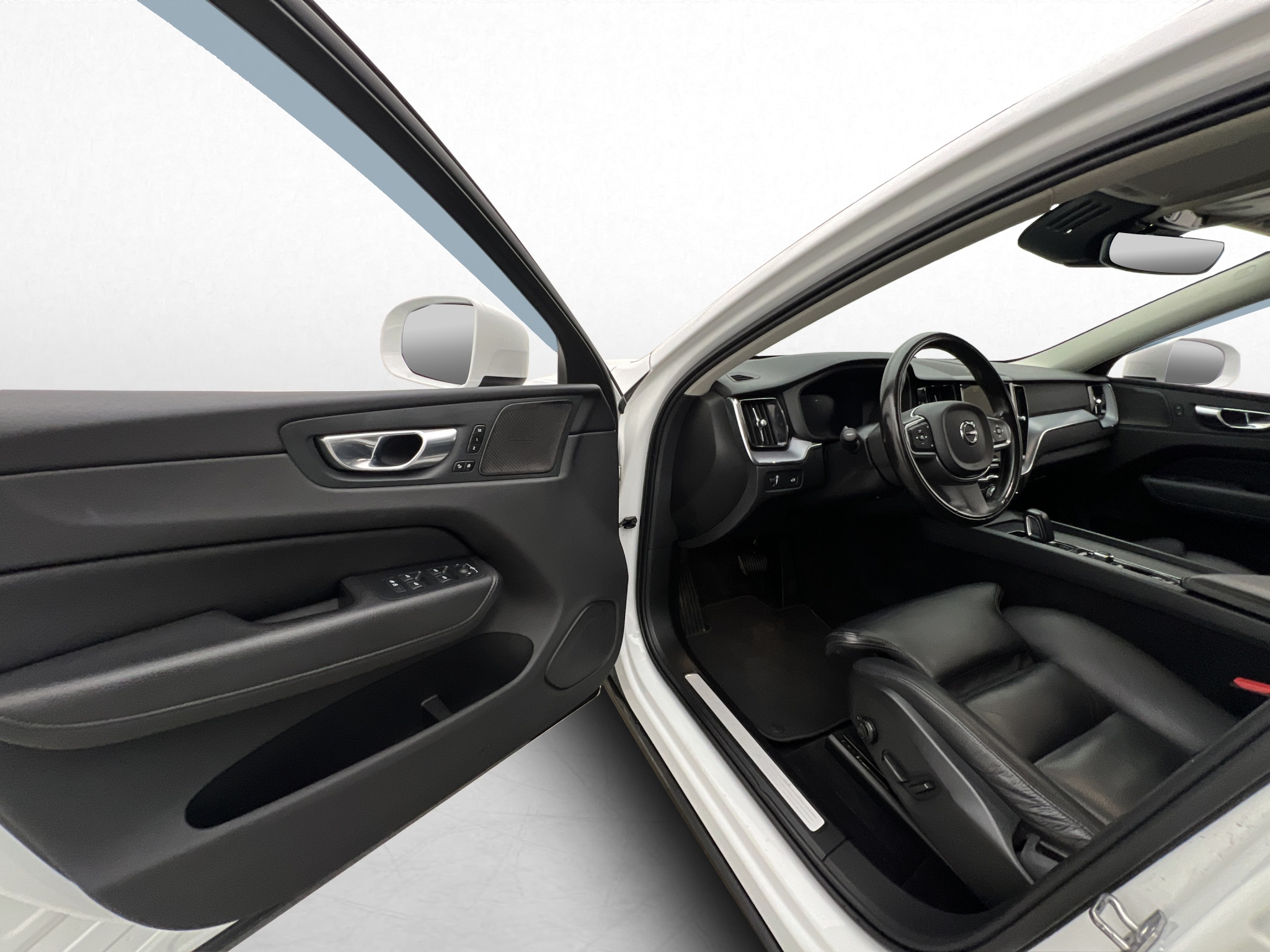 Volvo XC60 2021 - miniatyr 4