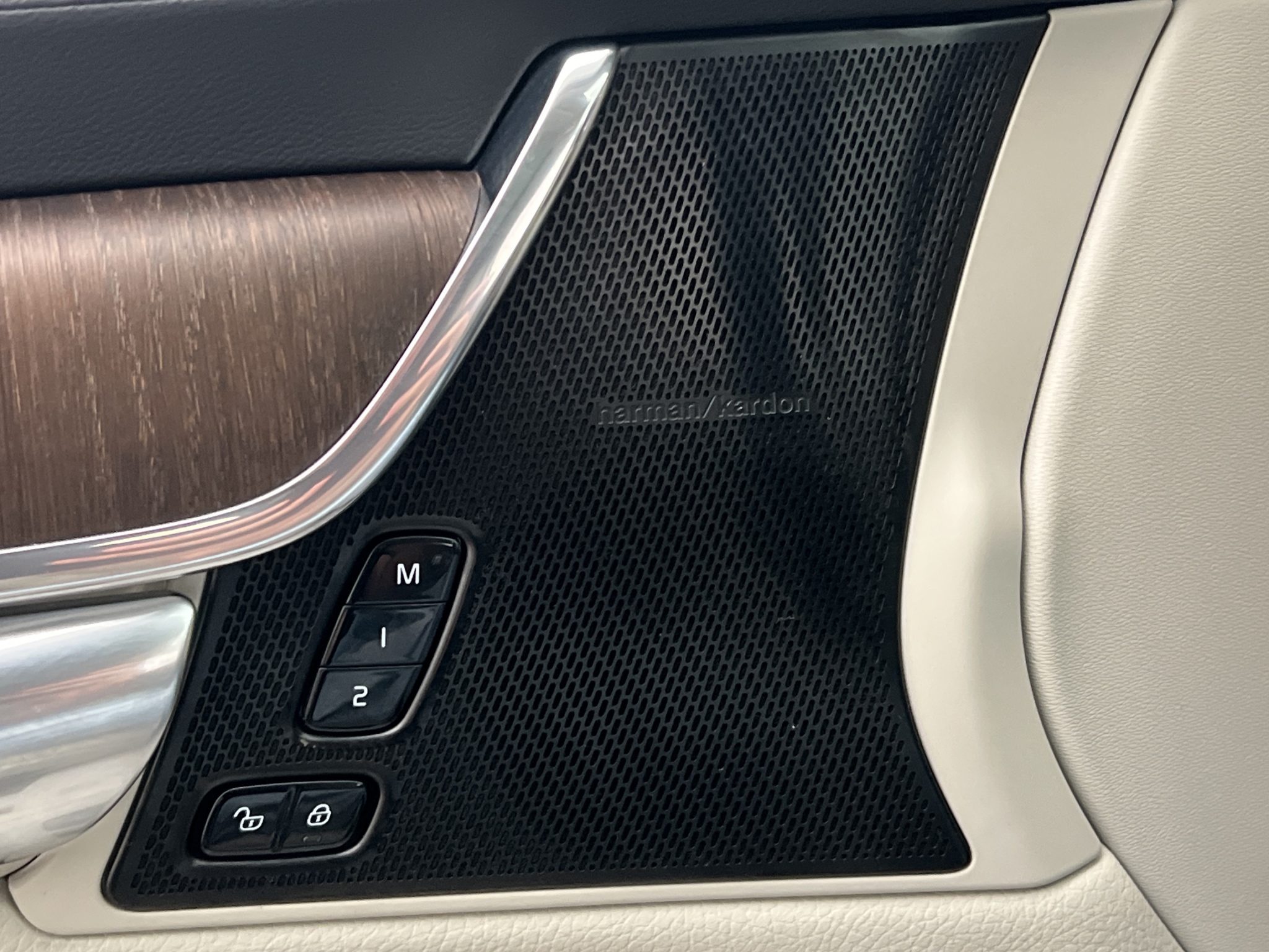 Volvo V90 Cross Country 2022 - miniatyr 10