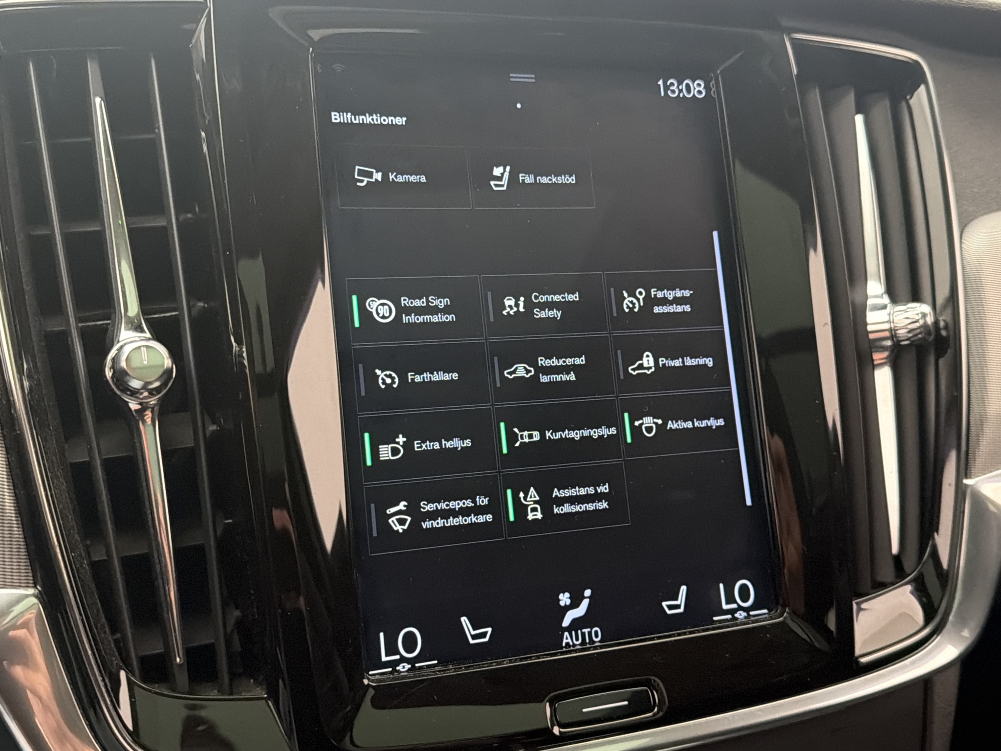 Volvo V90 Cross Country 2019 - miniatyr 24