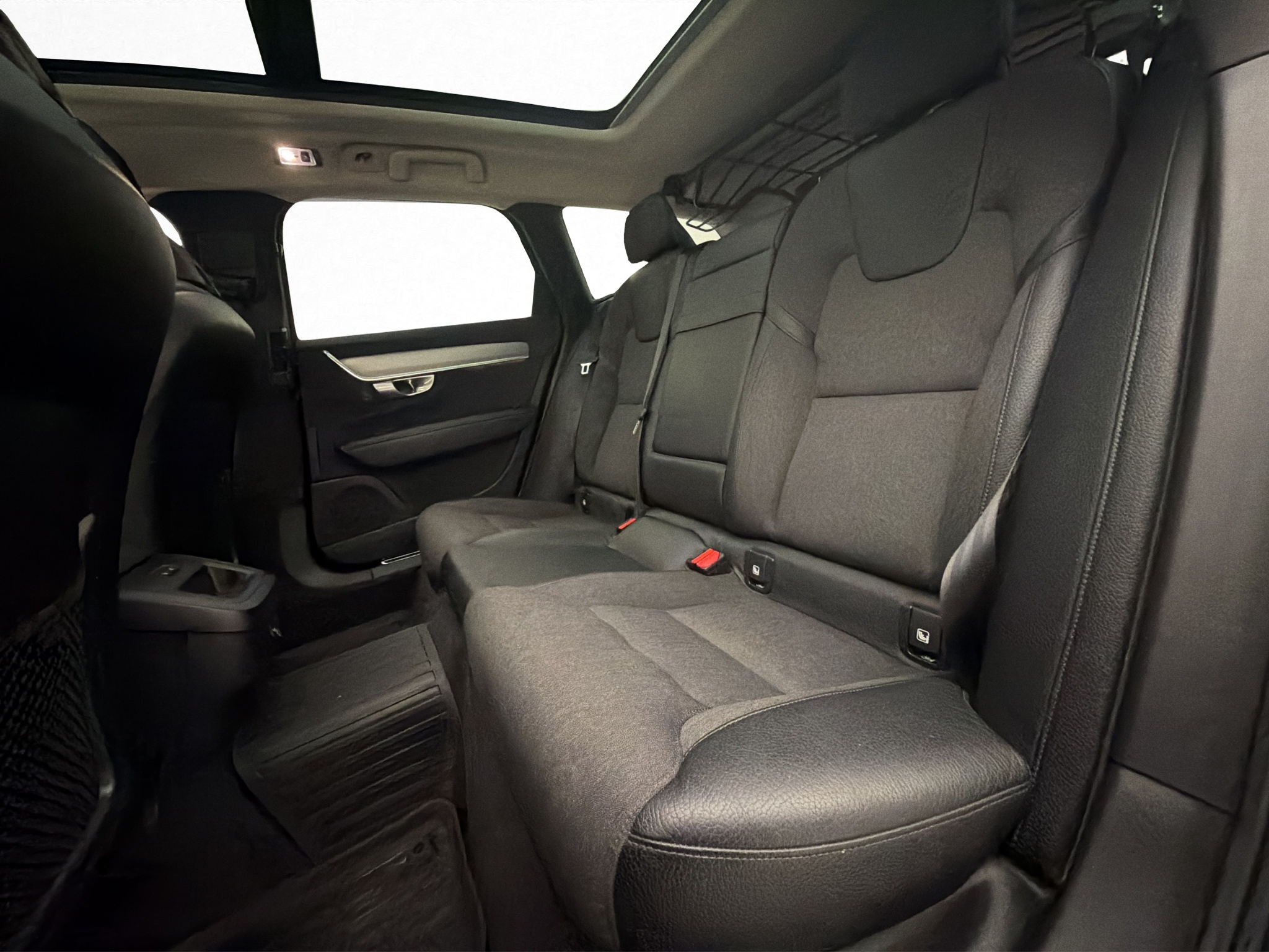 Volvo V90 Cross Country 2019 - miniatyr 30