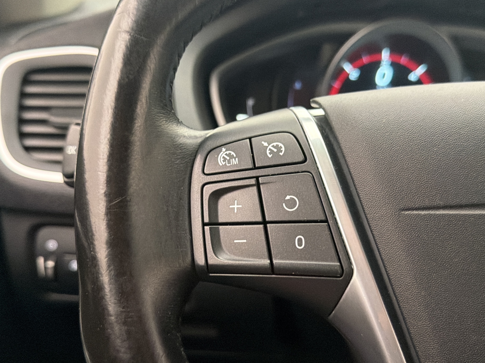 Volvo V40 2016 - miniatyr 12