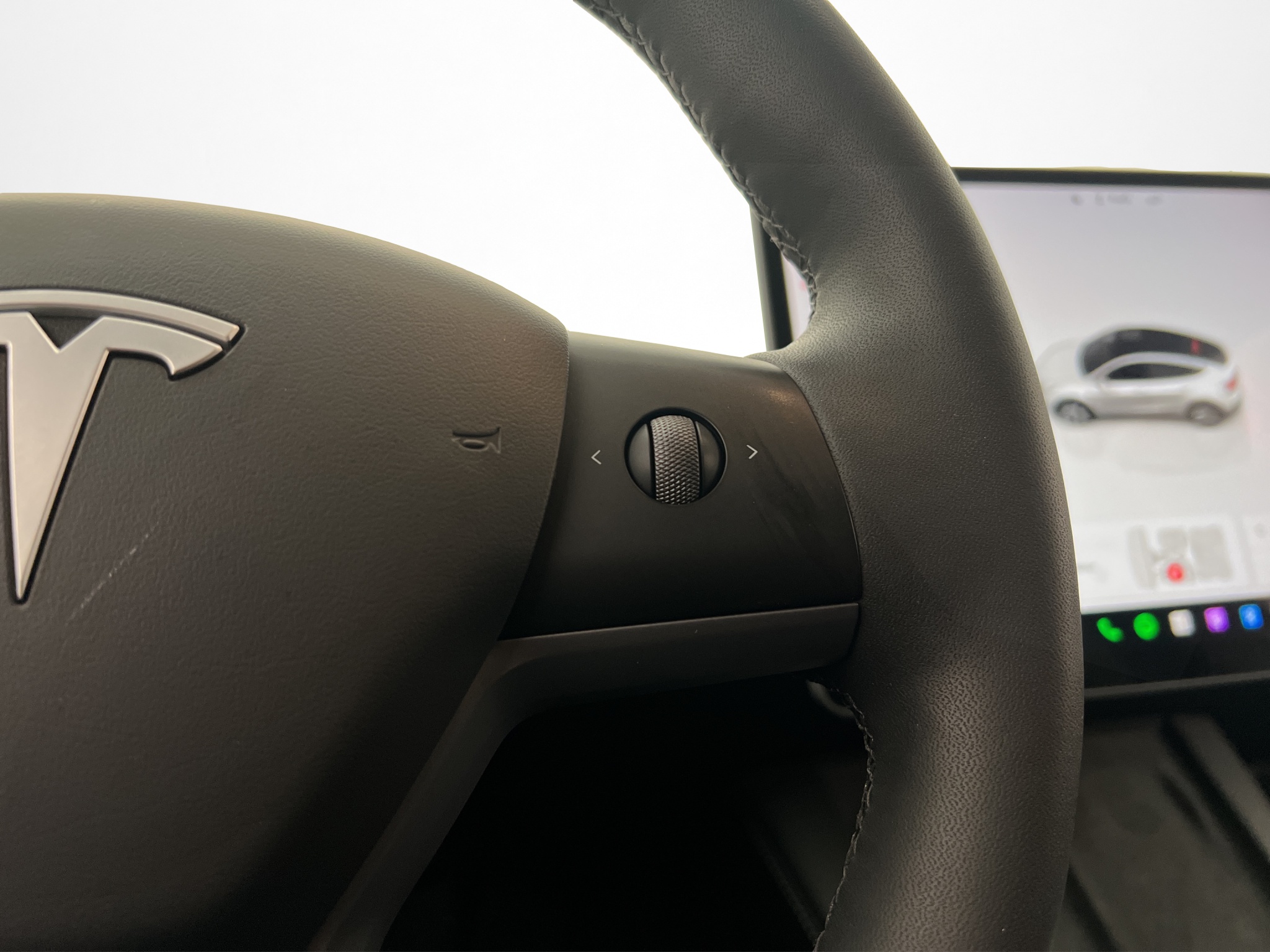 Tesla Model Y 2024 - miniatyr 14