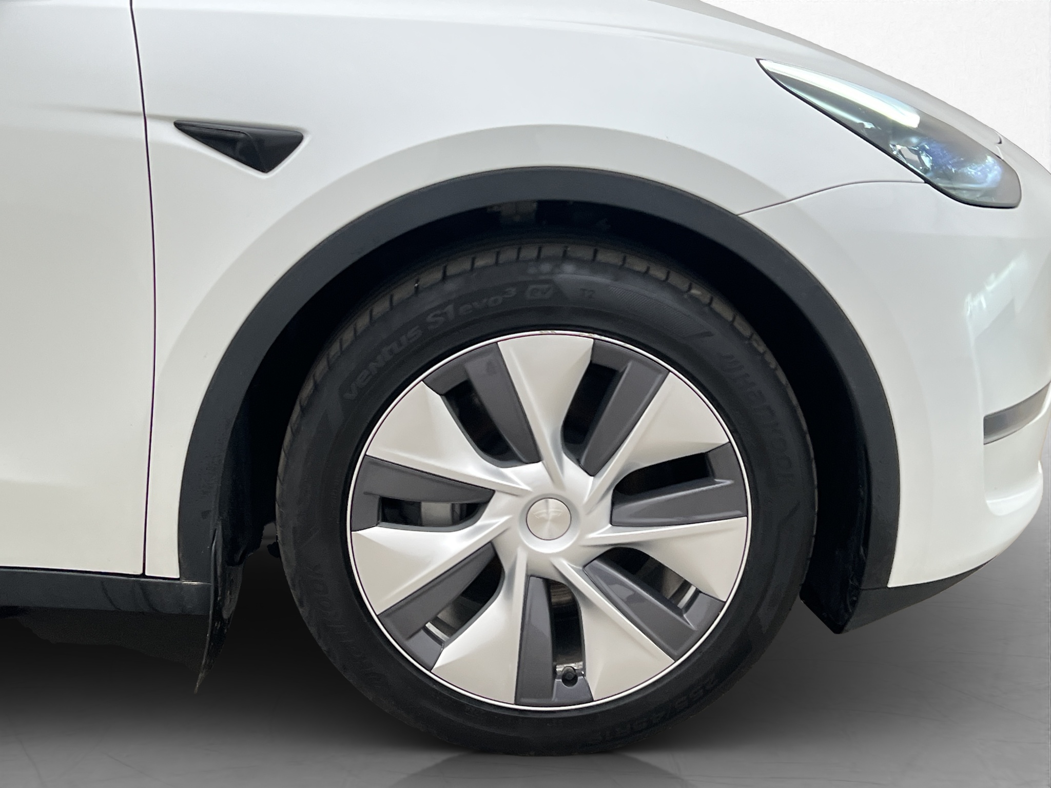 Tesla Model Y 2024 - miniatyr 30