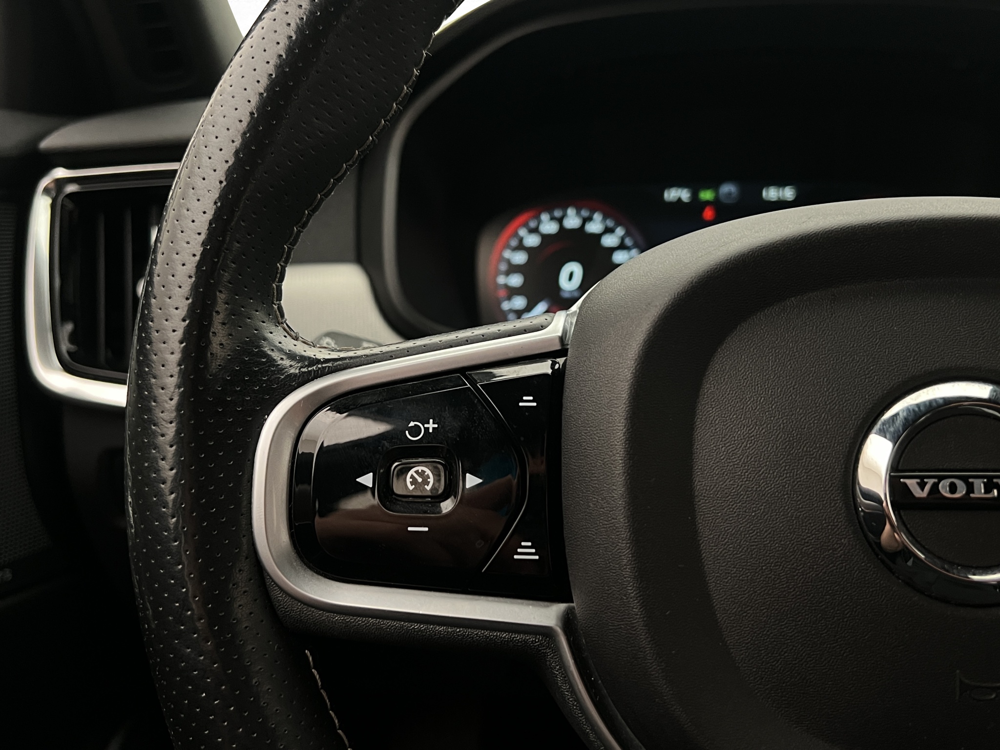 Volvo V90 2018 - miniatyr 16