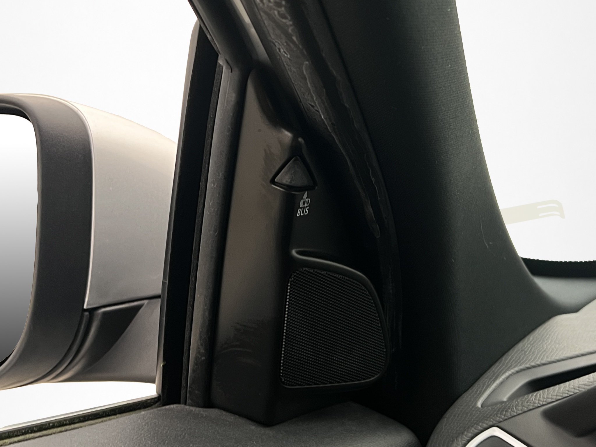 Volvo XC60 2017 - miniatyr 2