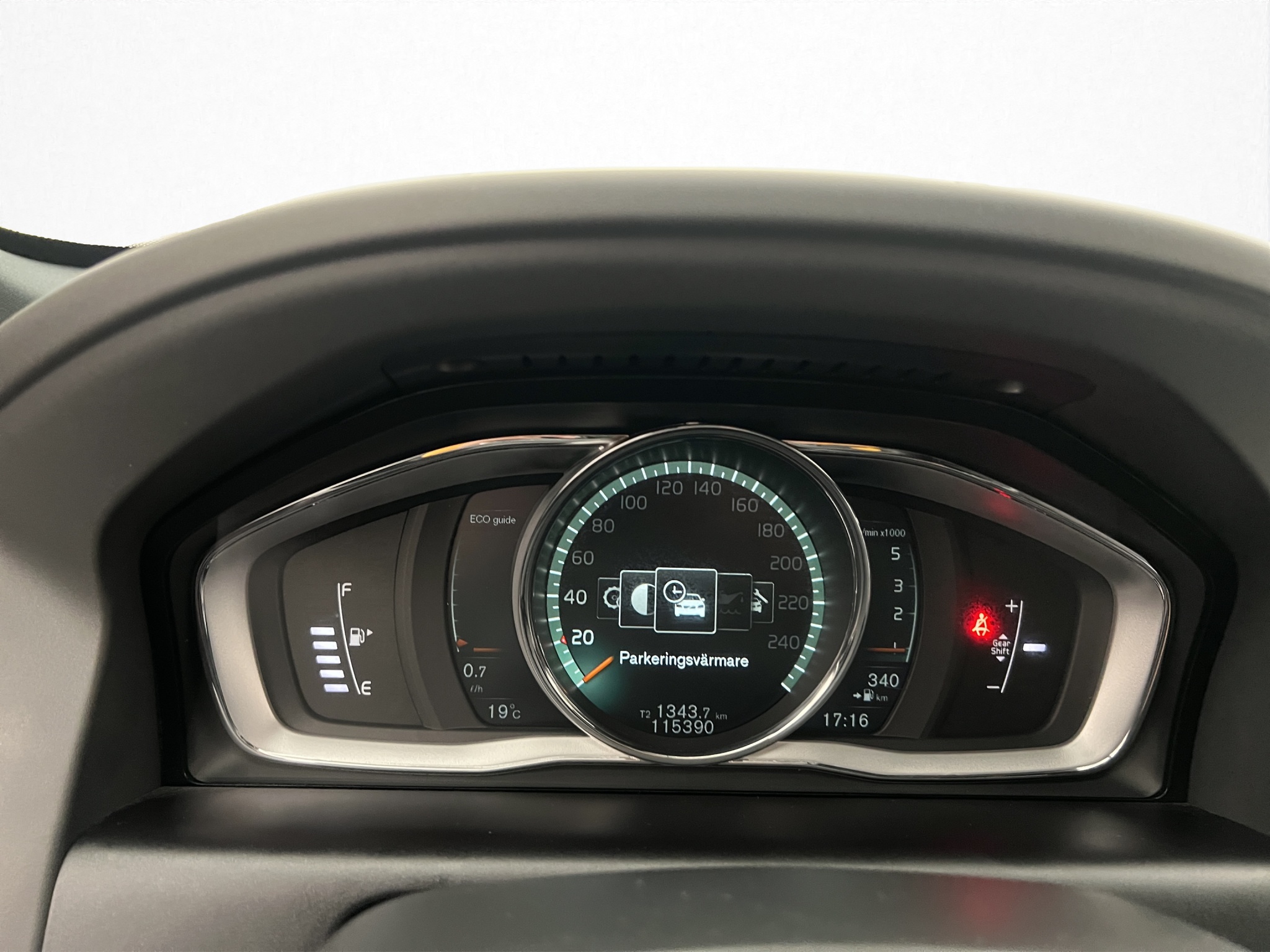 Volvo XC60 2017 - miniatyr 17
