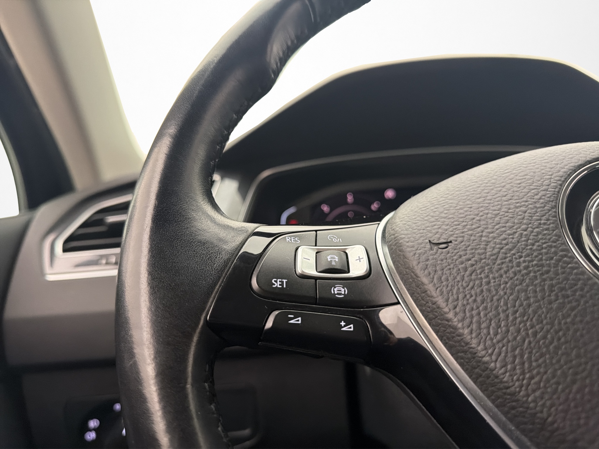 Volkswagen Tiguan 2019 - miniatyr 14