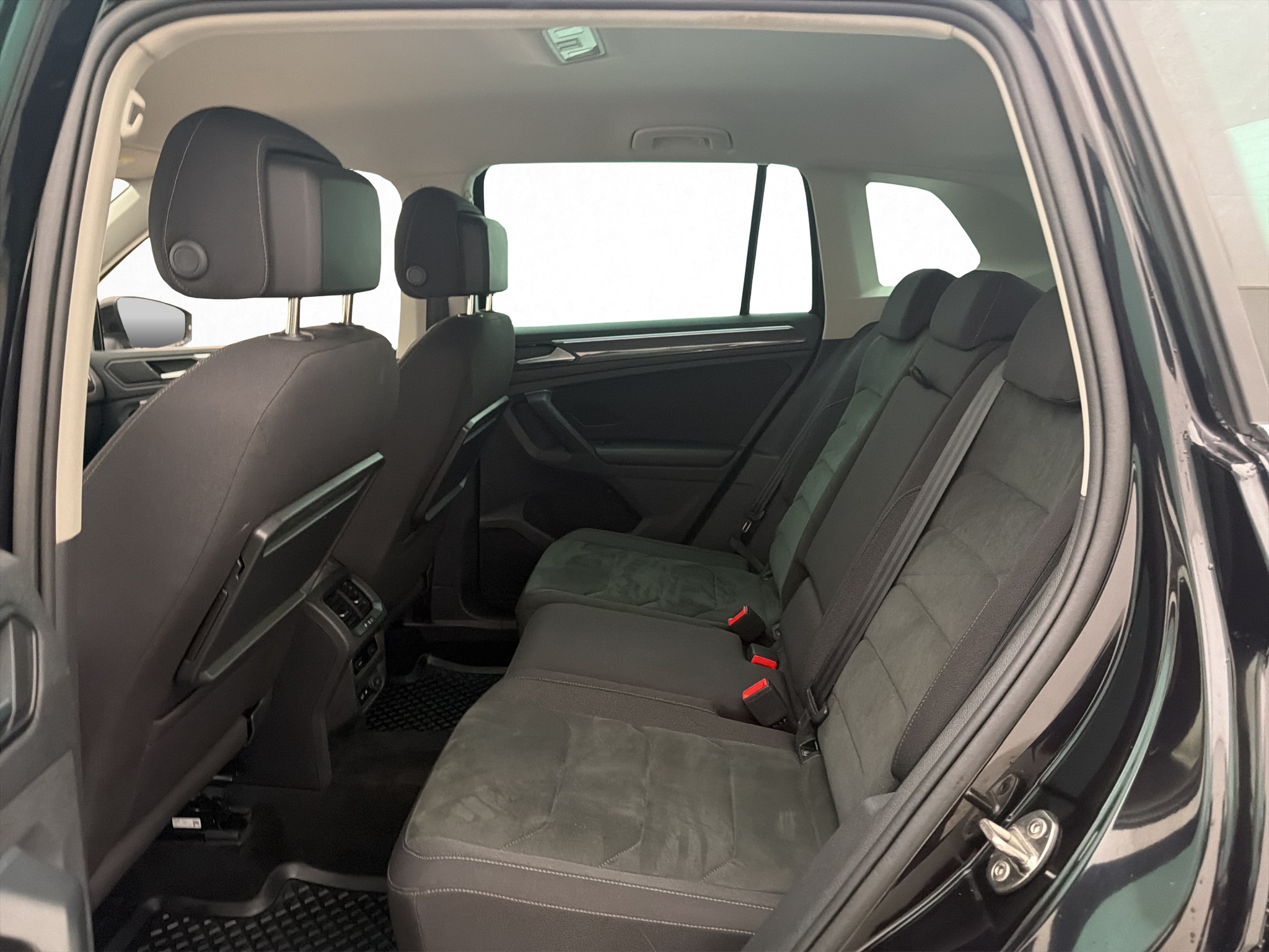 Volkswagen Tiguan 2019 - miniatyr 24