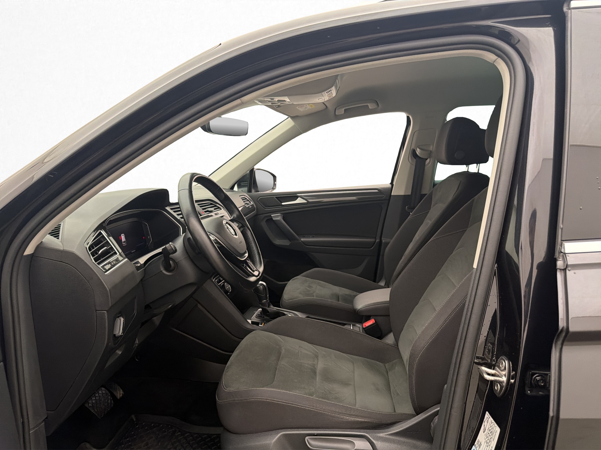 Volkswagen Tiguan 2019 - miniatyr 6