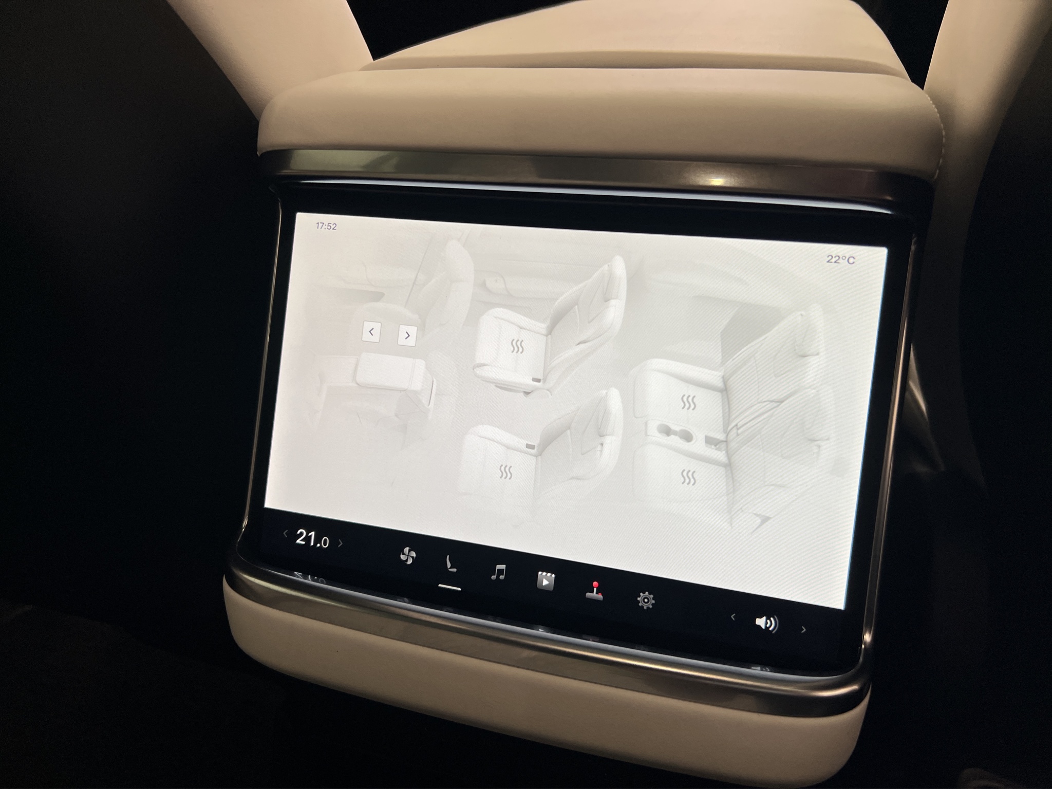 Tesla Model X 2023 - miniatyr 38
