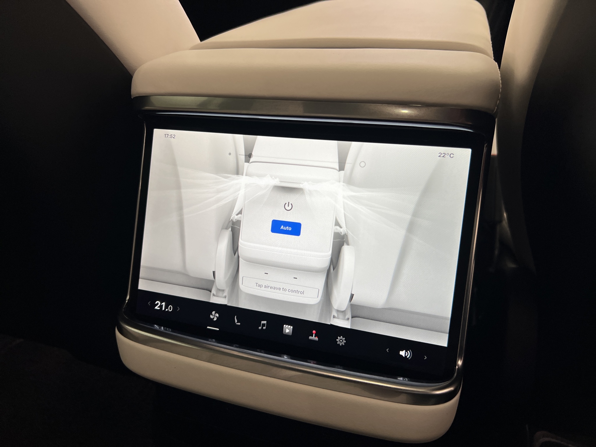 Tesla Model X 2023 - miniatyr 40