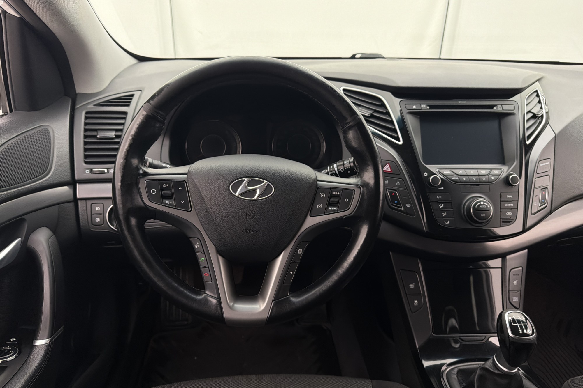 Hyundai i40cw 2016 - miniatyr 8