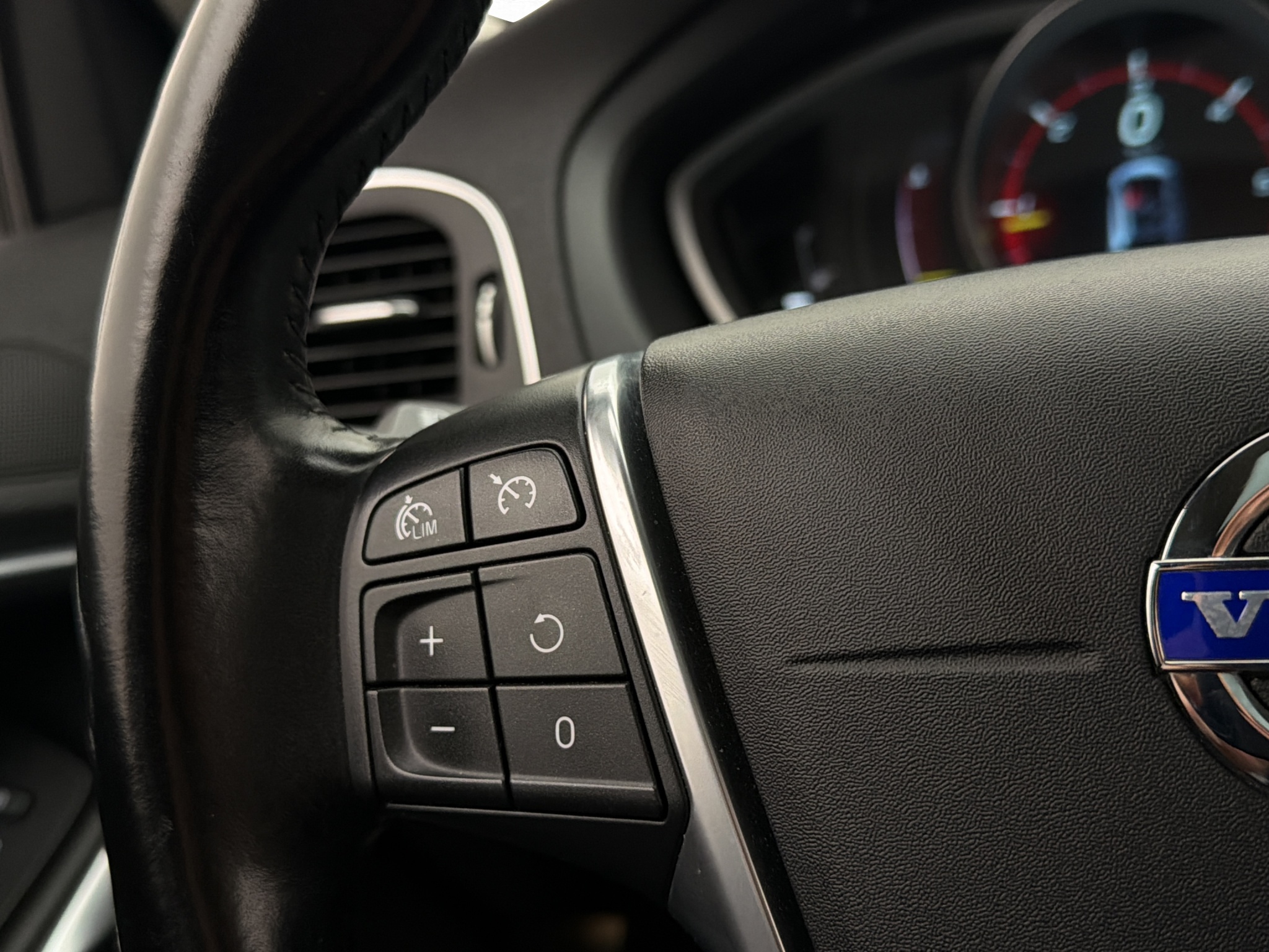 Volvo V40 Cross Country 2015 - miniatyr 14