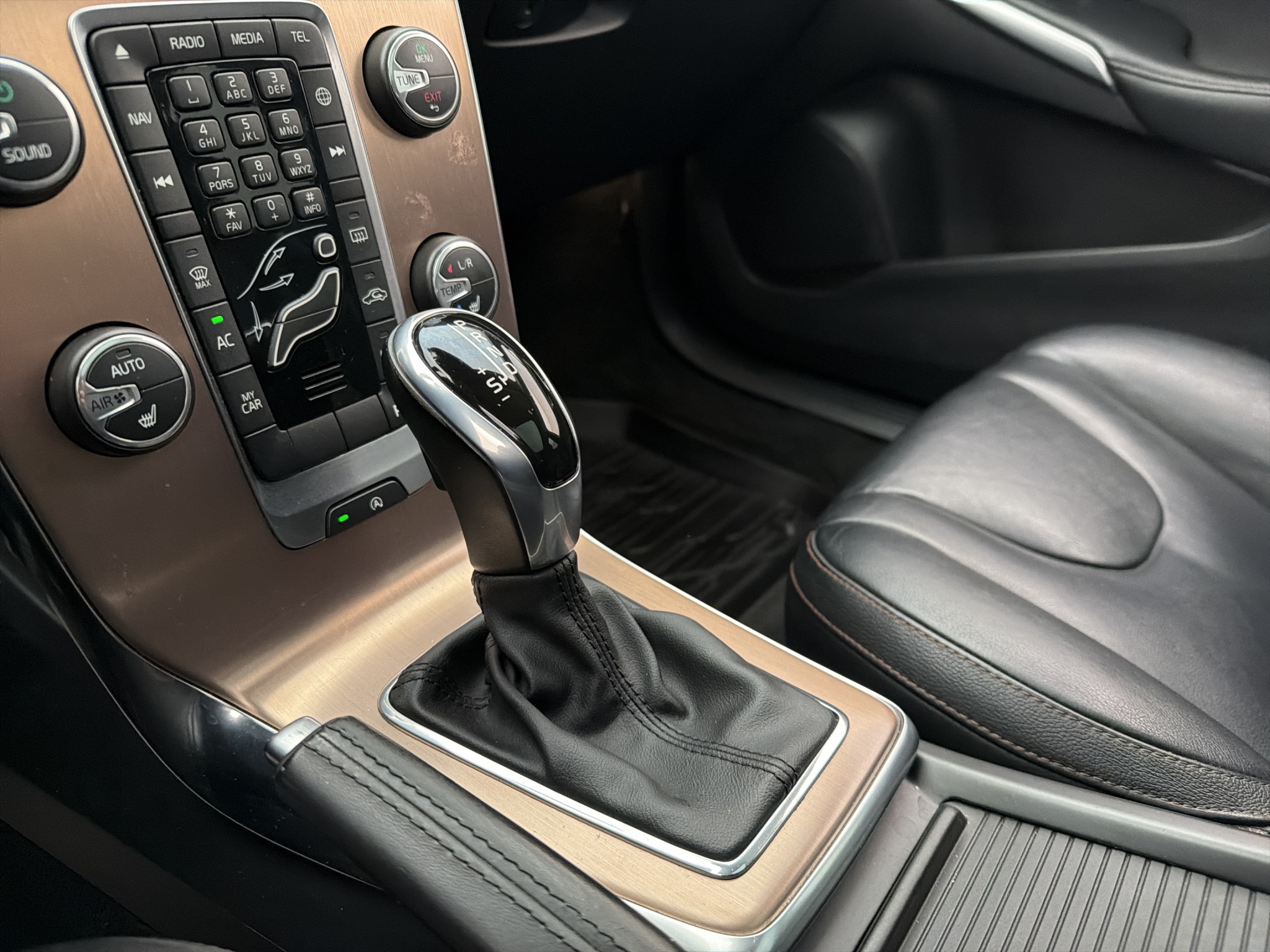 Volvo V40 Cross Country 2015 - miniatyr 24