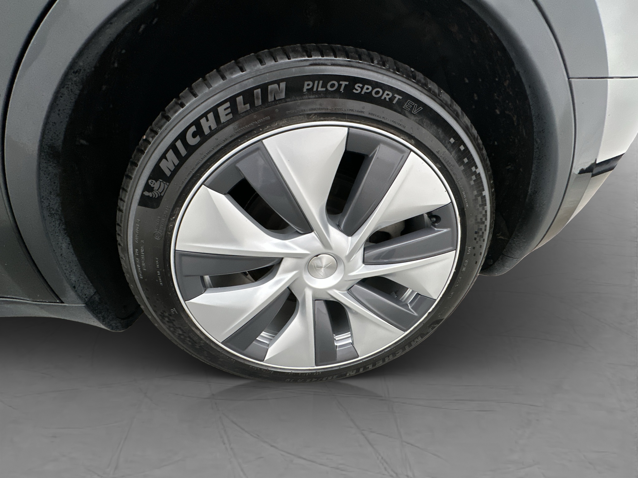 Tesla Model Y 2024 - miniatyr 32