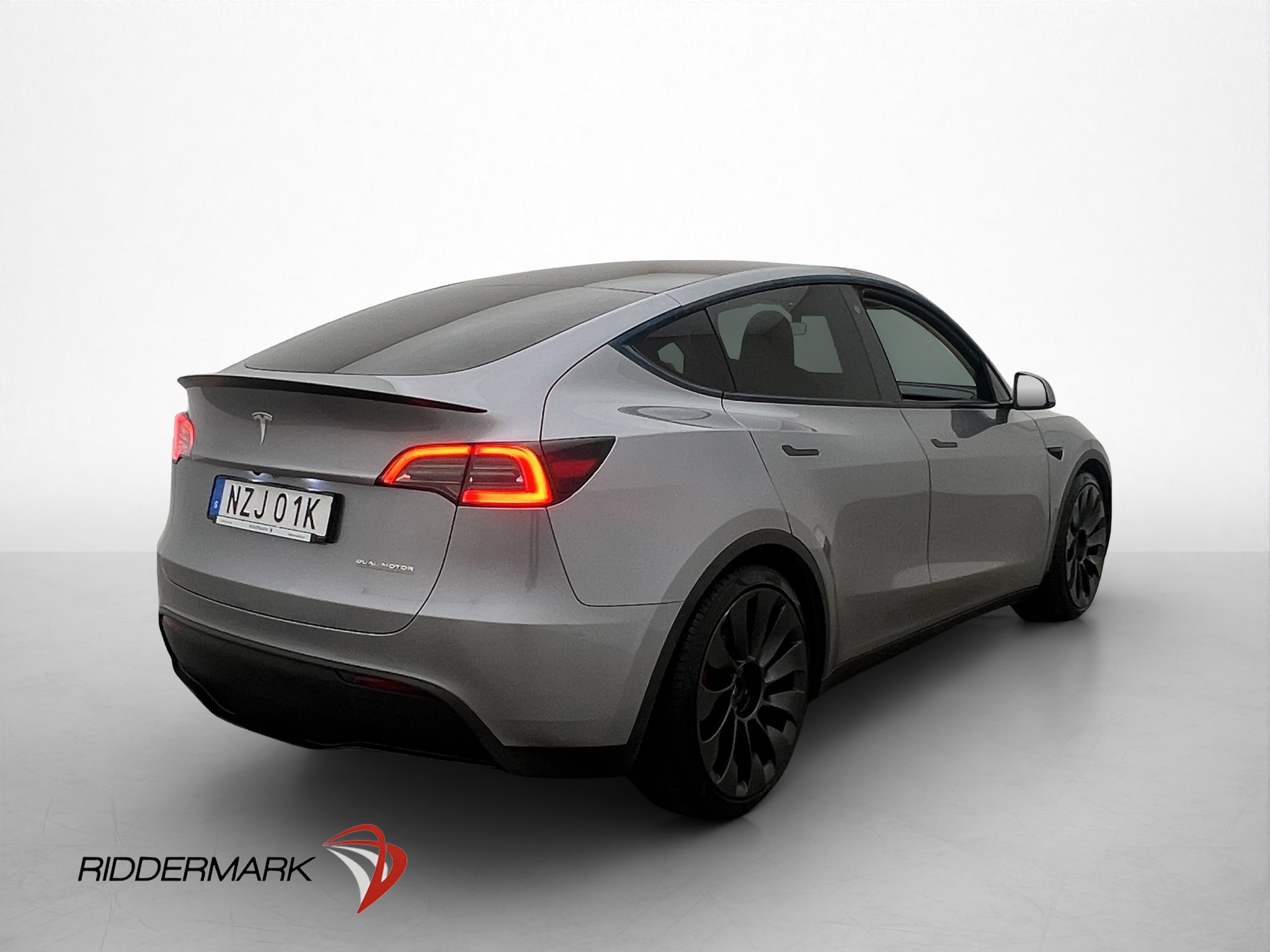 Tesla Model Y 2023 - miniatyr 13
