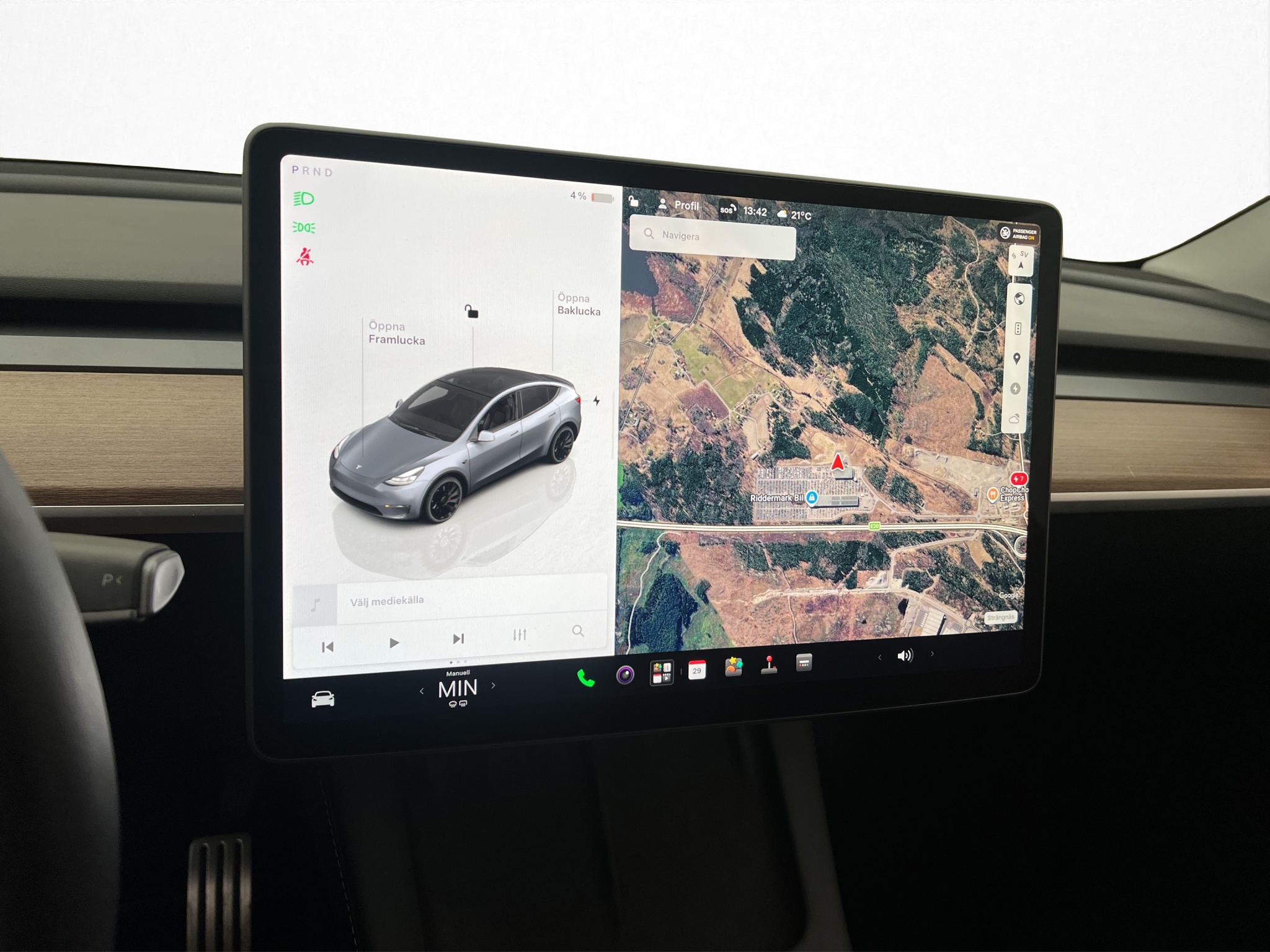 Tesla Model Y 2023 - miniatyr 16