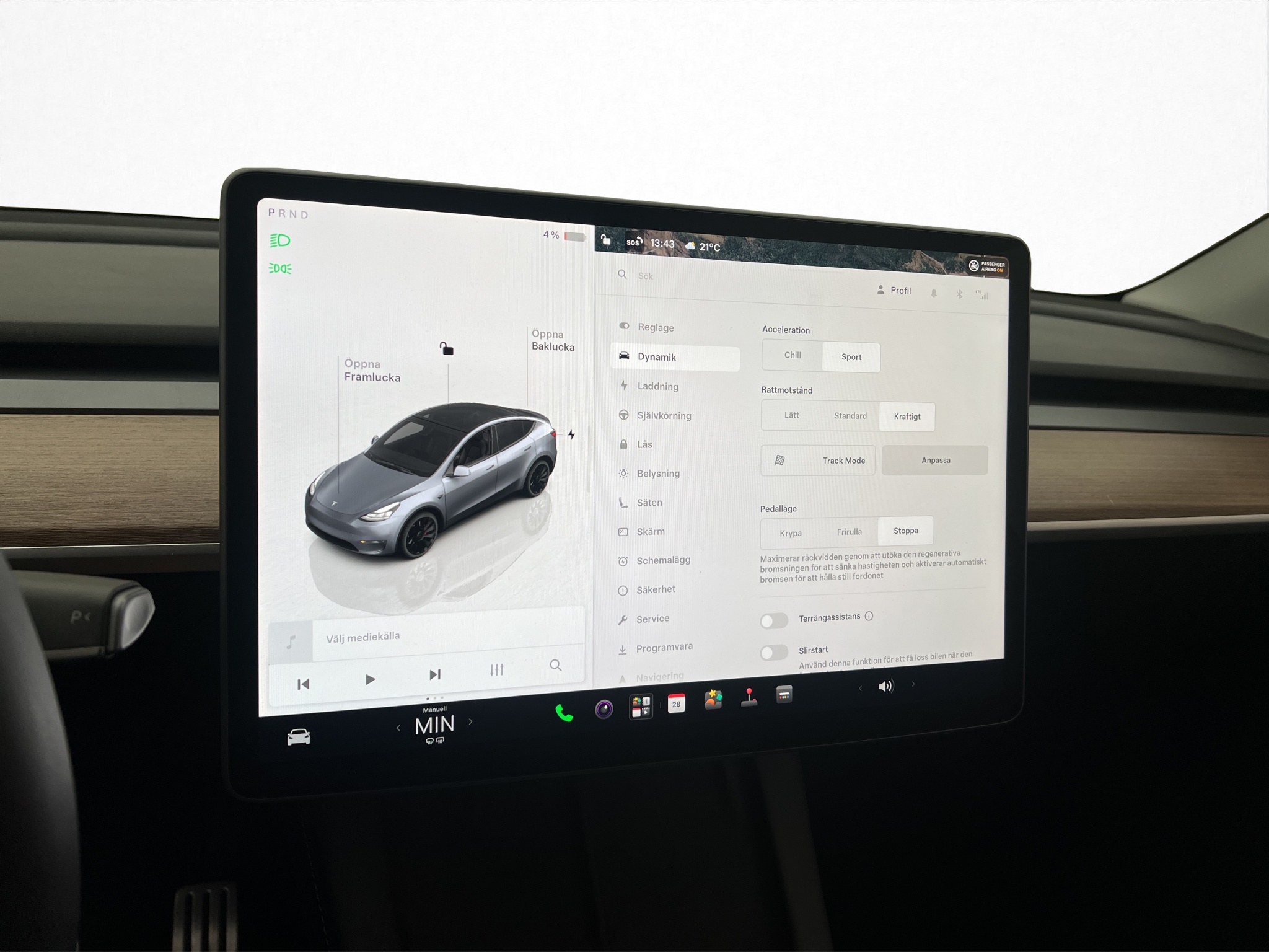 Tesla Model Y 2023 - miniatyr 18