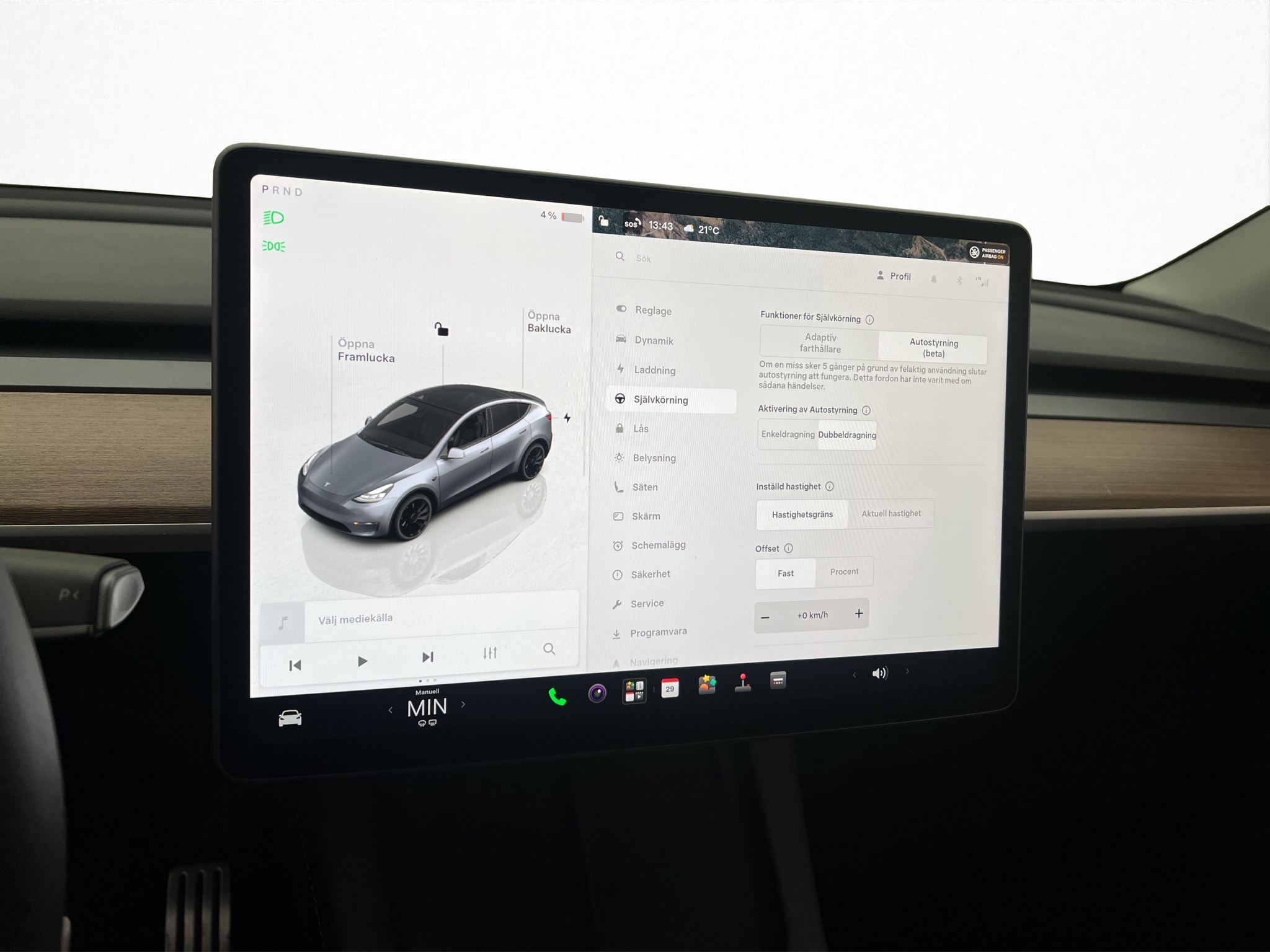 Tesla Model Y 2023 - miniatyr 19
