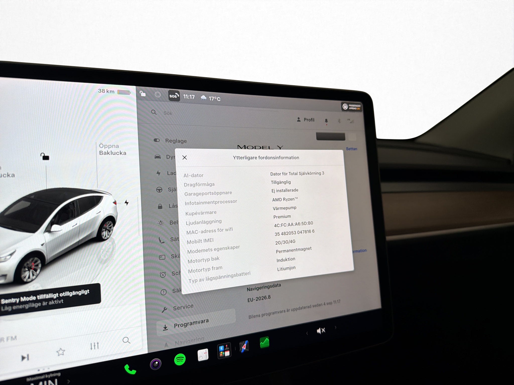 Tesla Model Y 2023 - miniatyr 19