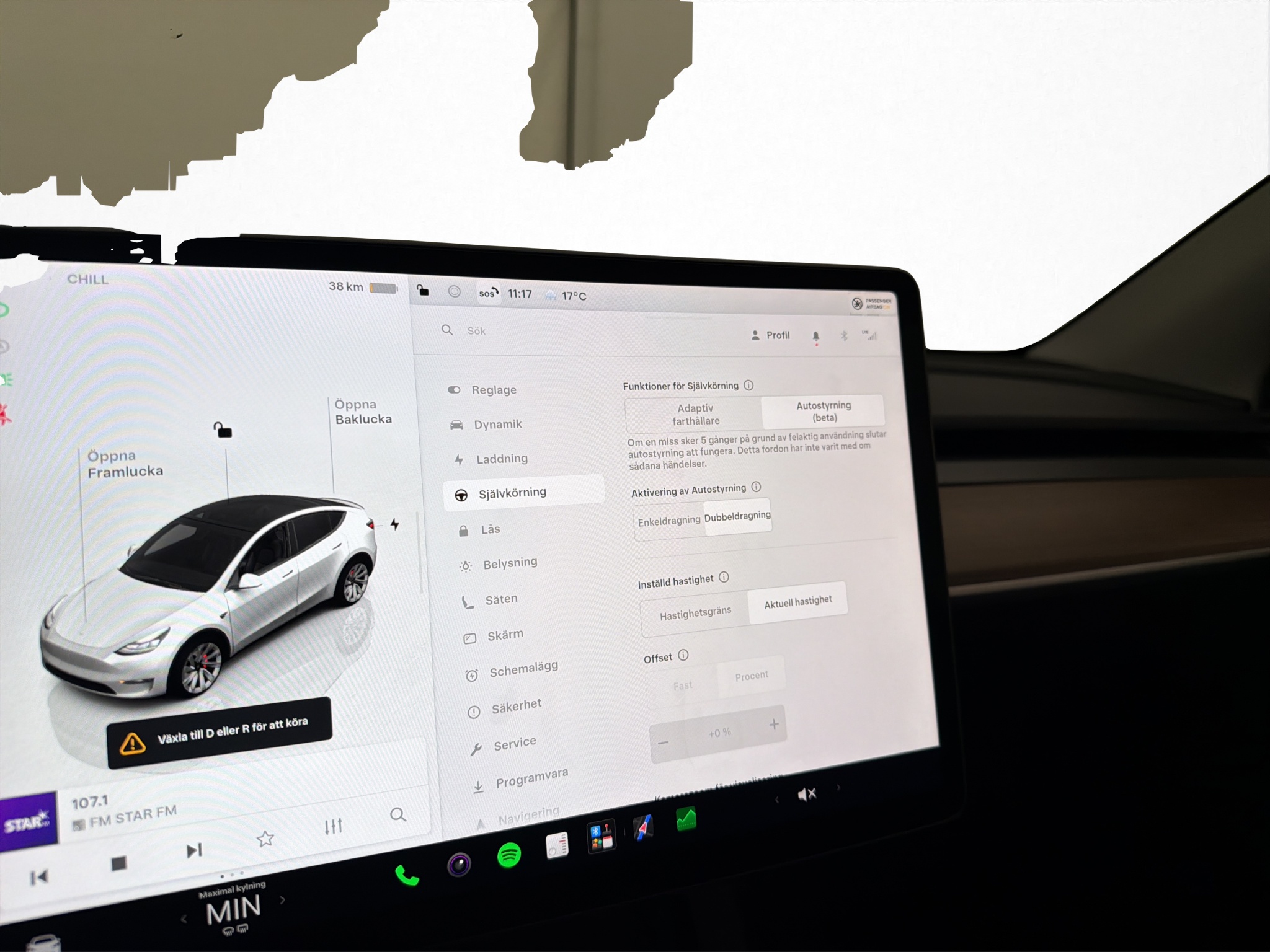 Tesla Model Y 2023 - miniatyr 23