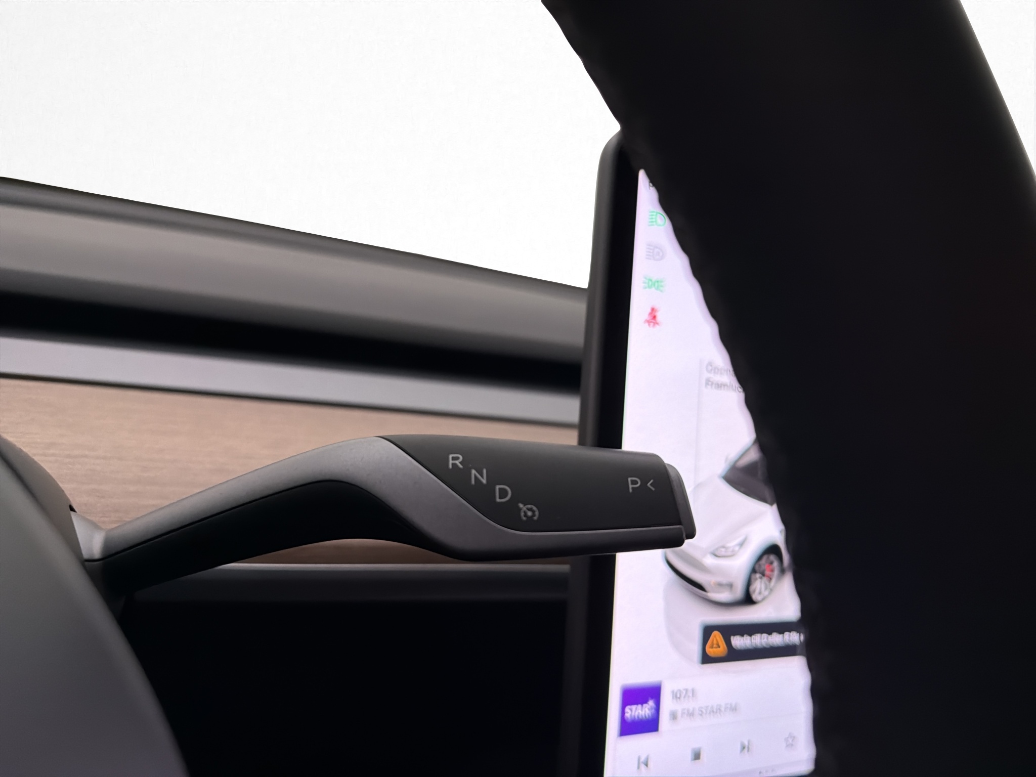 Tesla Model Y 2023 - miniatyr 24