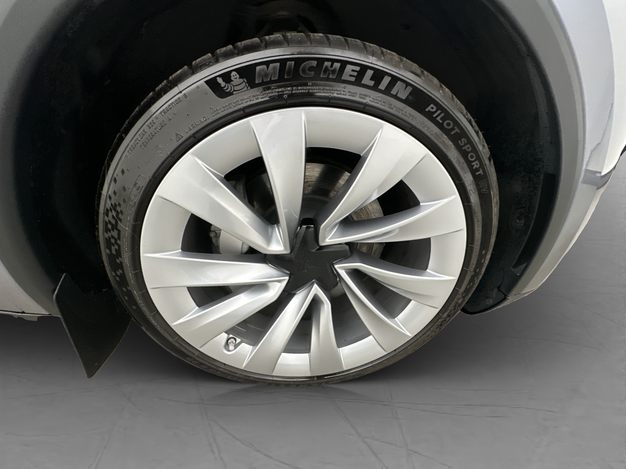 Tesla Model Y 2025 - miniatyr 32