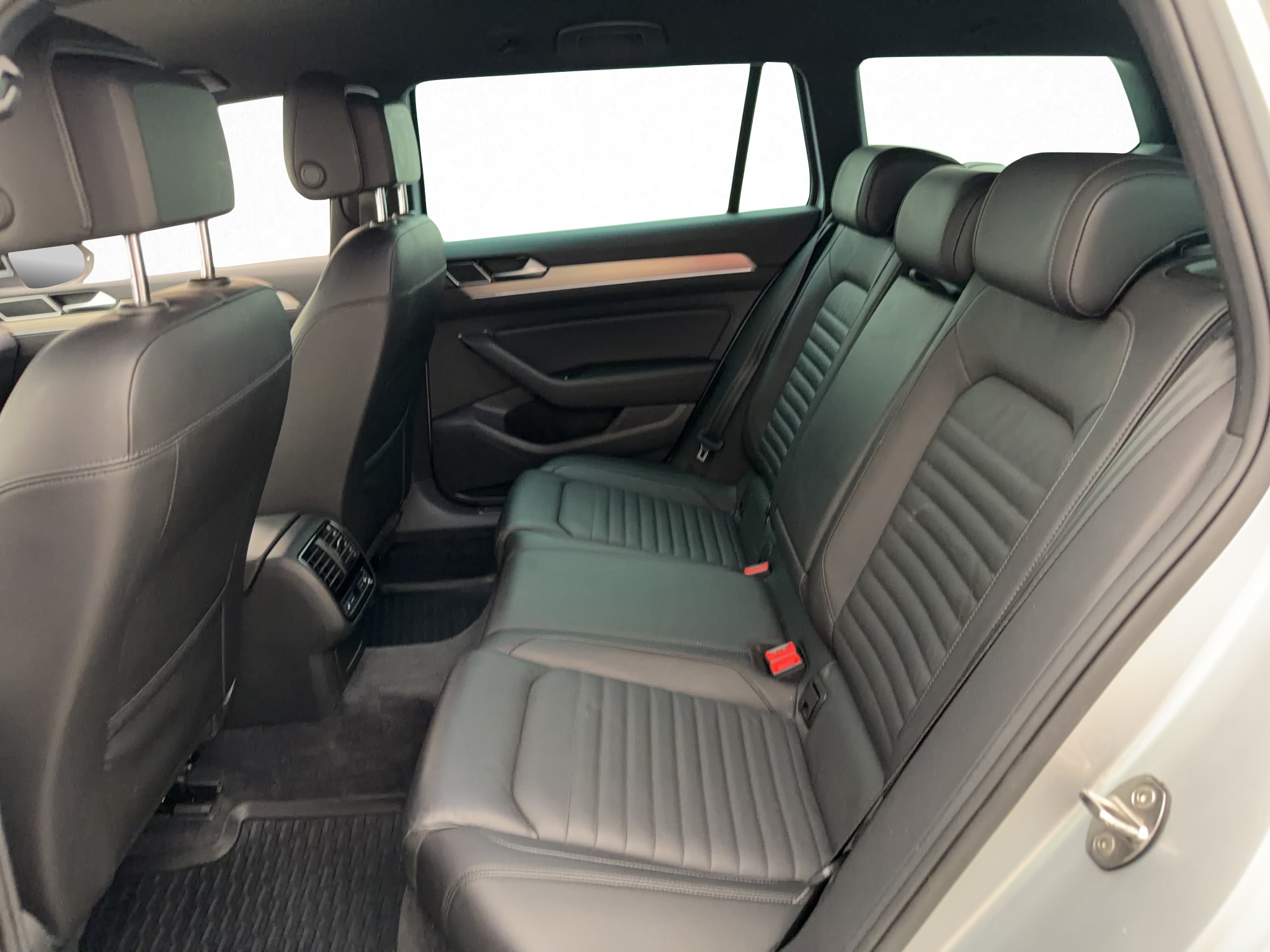 Volkswagen Passat Alltrack 2019 - miniatyr 29