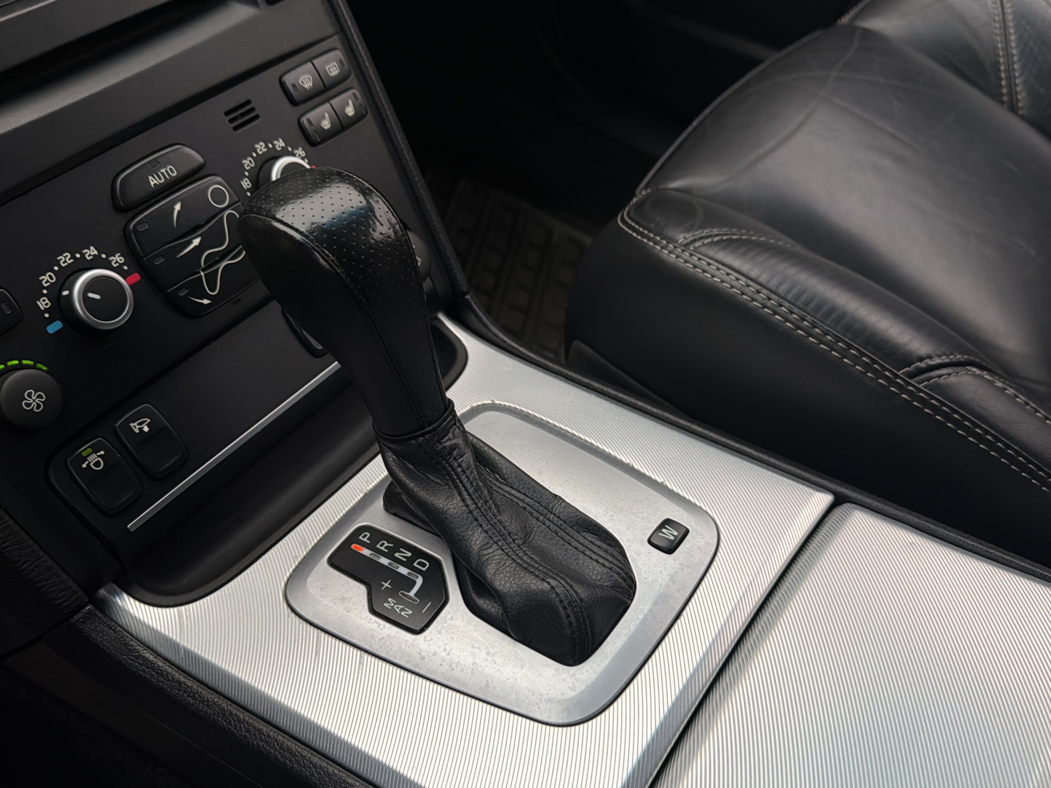 Volvo XC90 2012 - miniatyr 27
