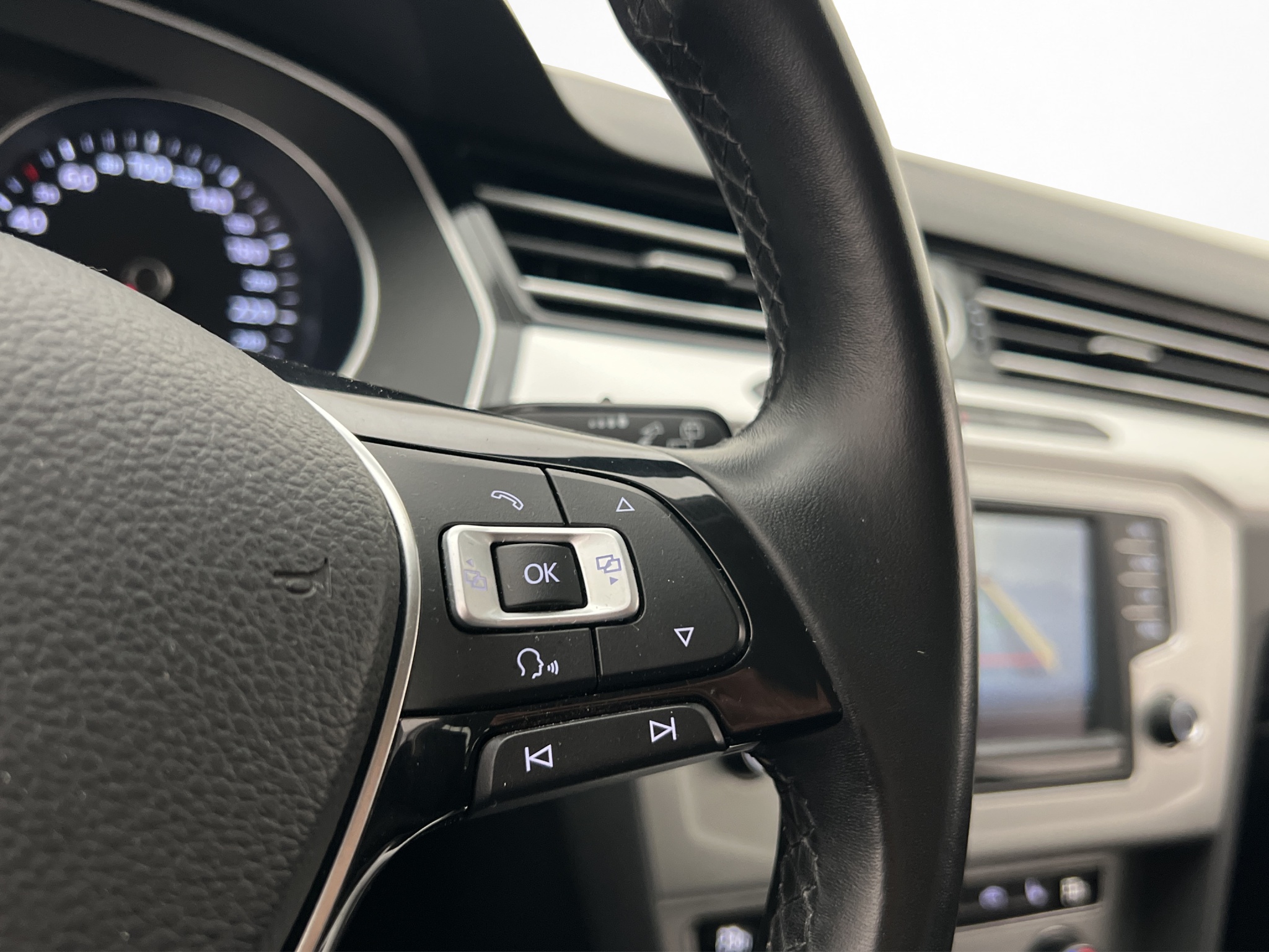 Volkswagen Passat 2017 - miniatyr 14