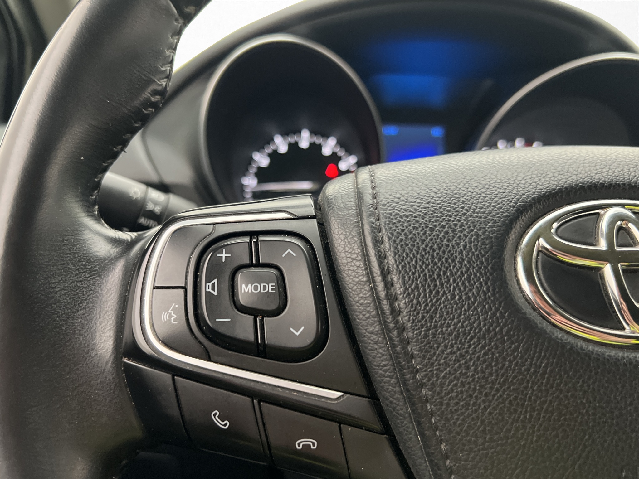 Toyota Avensis 2017 - miniatyr 16
