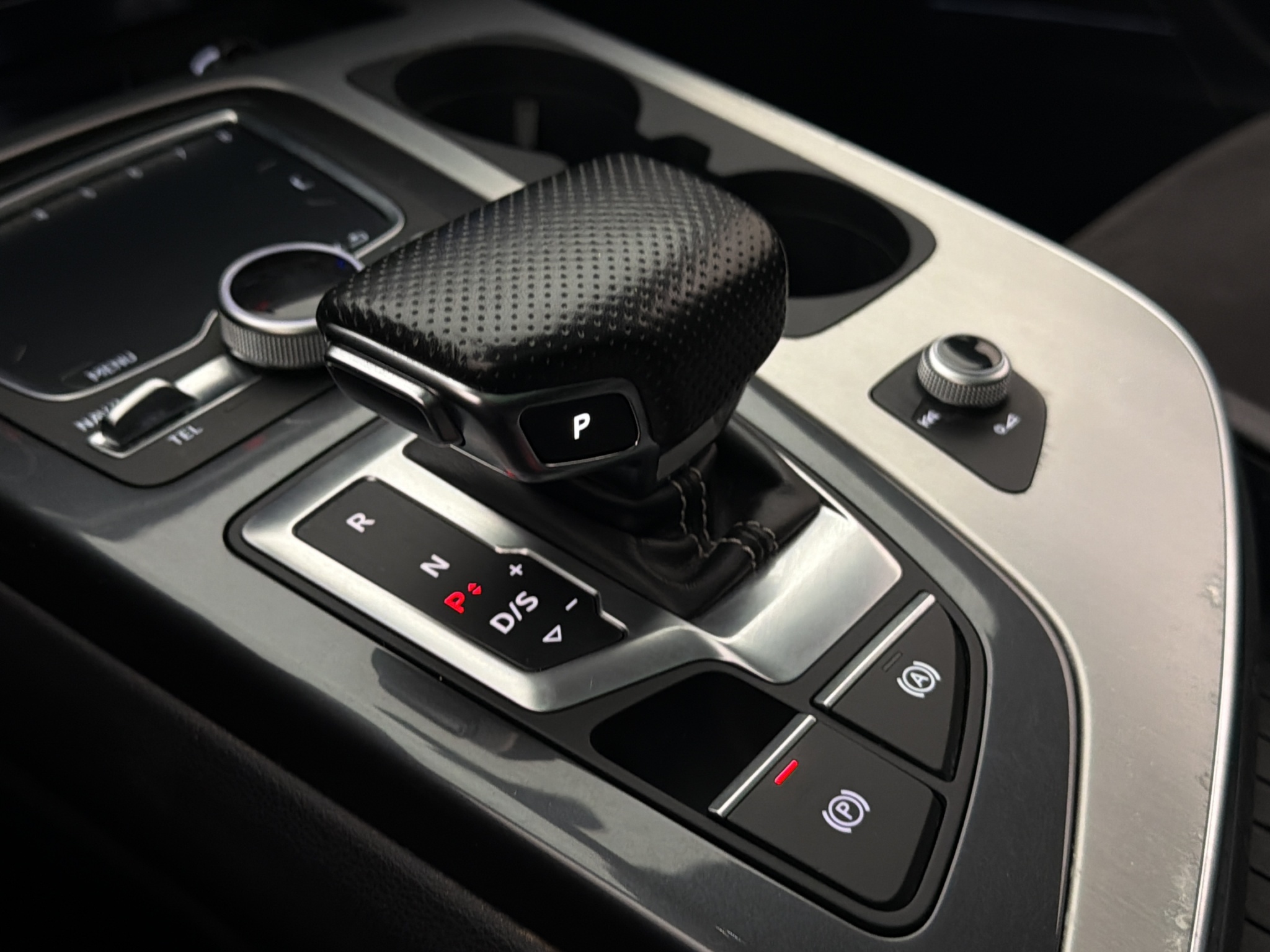 Audi Q7 2017 - miniatyr 25