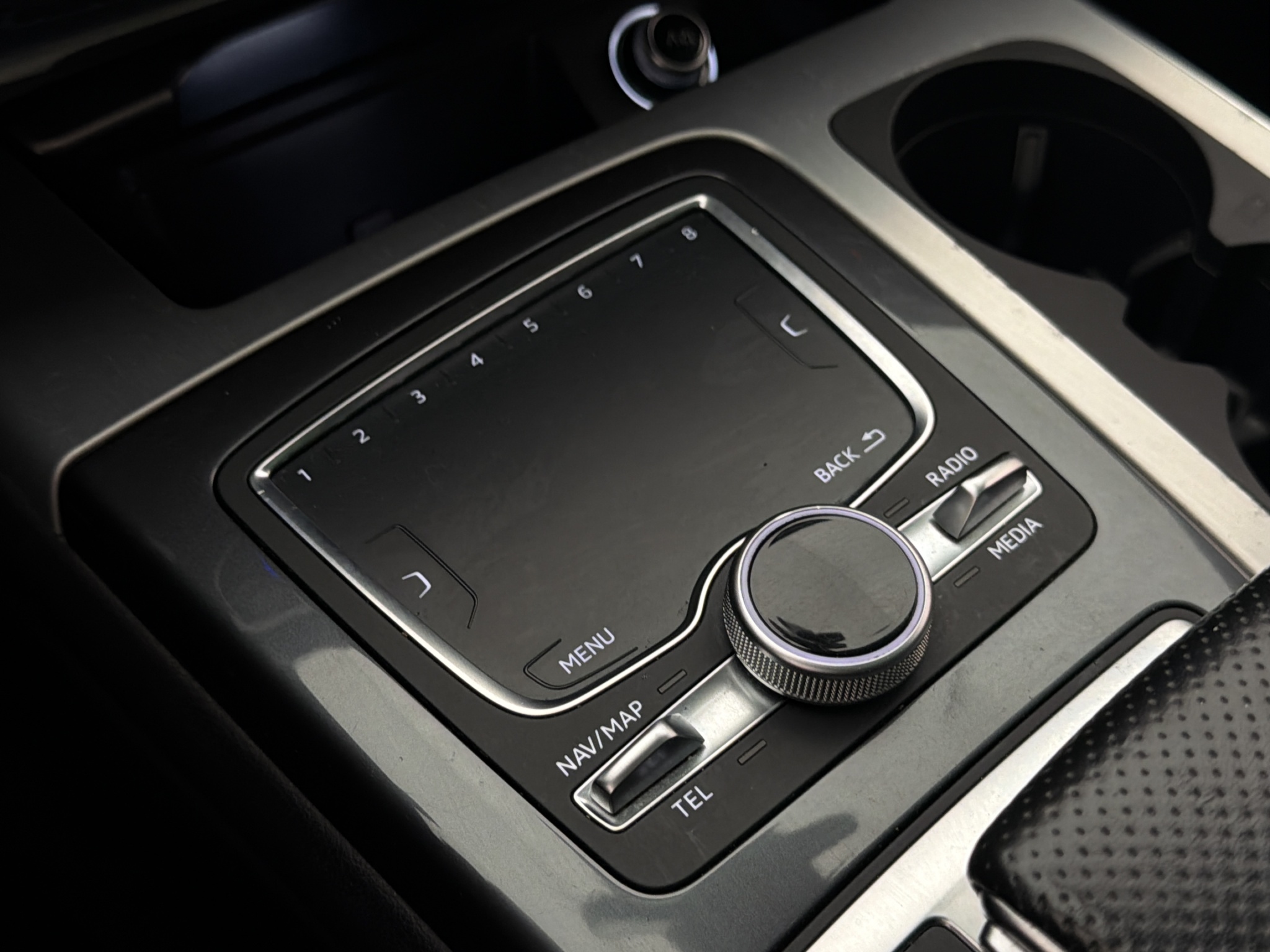Audi Q7 2017 - miniatyr 26