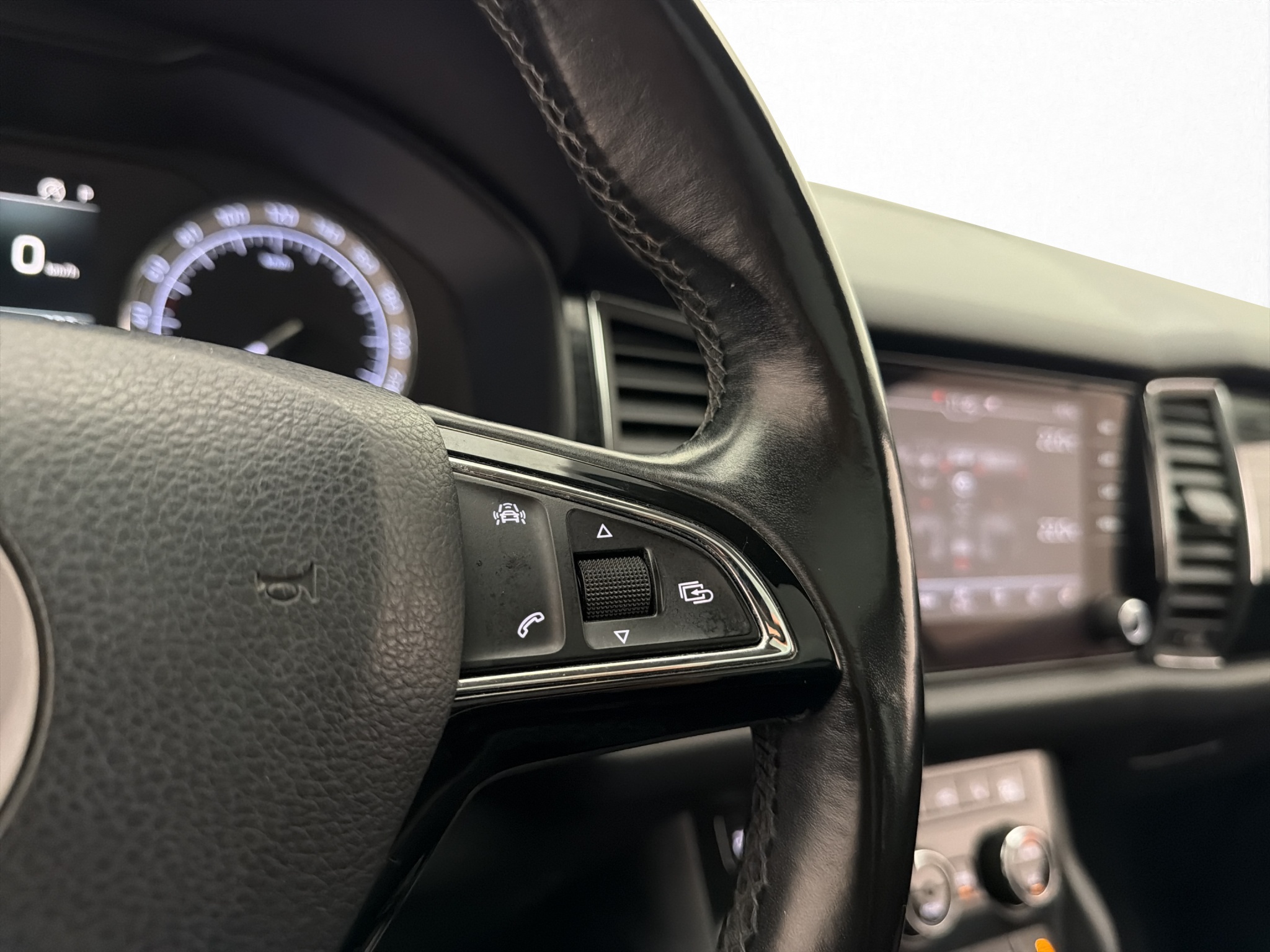 Skoda Kodiaq 2018 - miniatyr 18