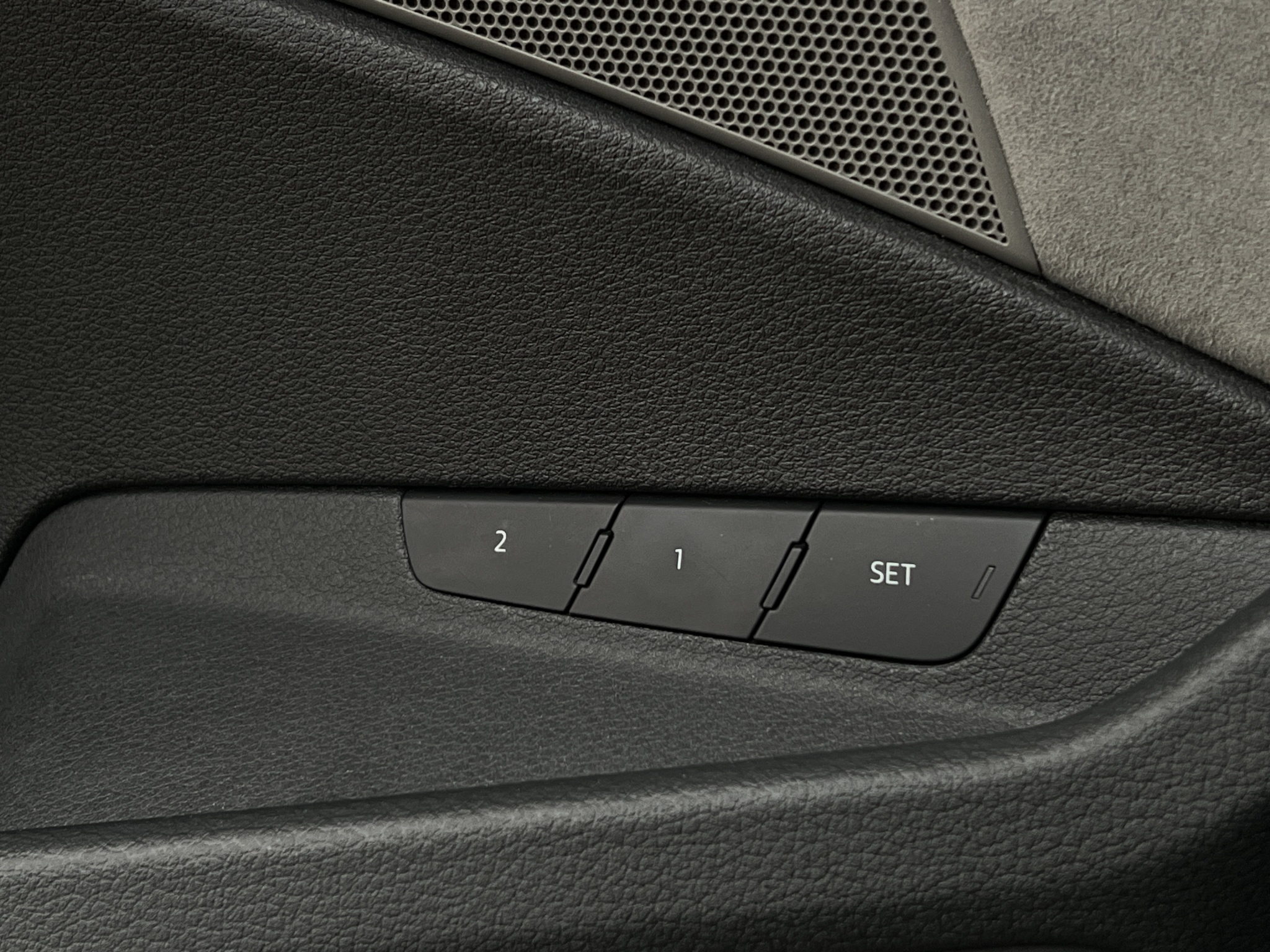 Audi E-Tron 2020 - miniatyr 12