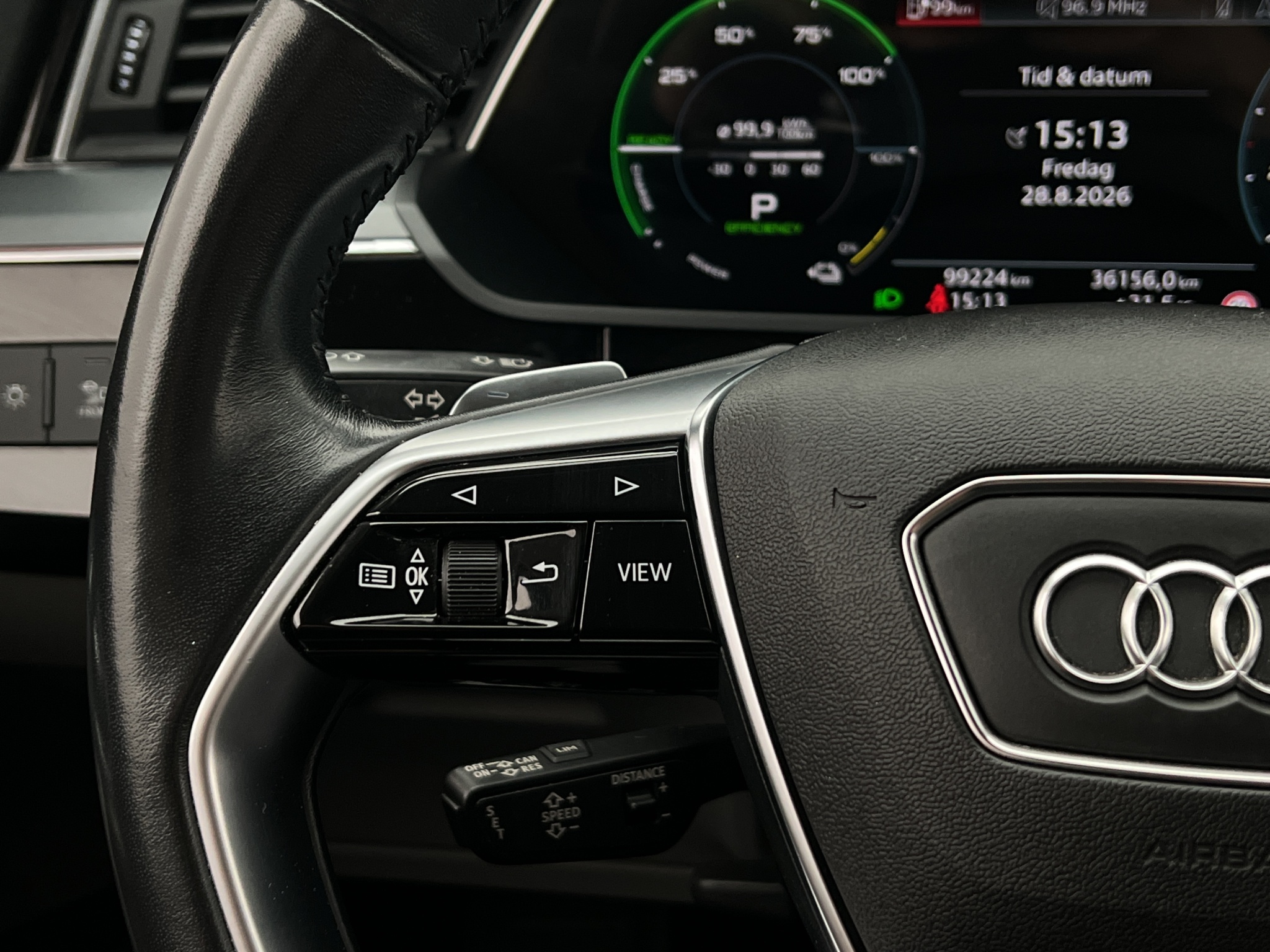 Audi E-Tron 2020 - miniatyr 18