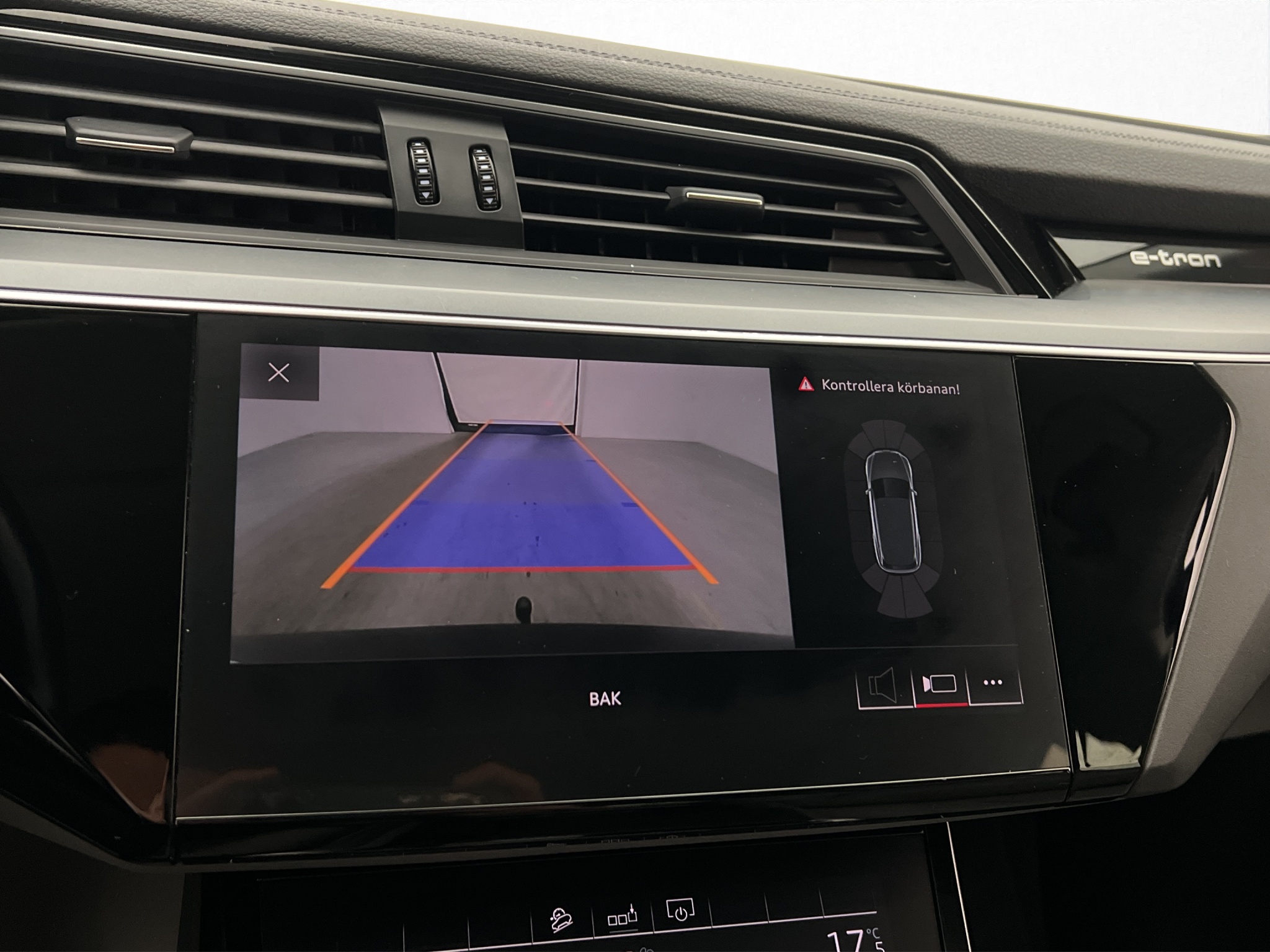 Audi E-Tron 2020 - miniatyr 21