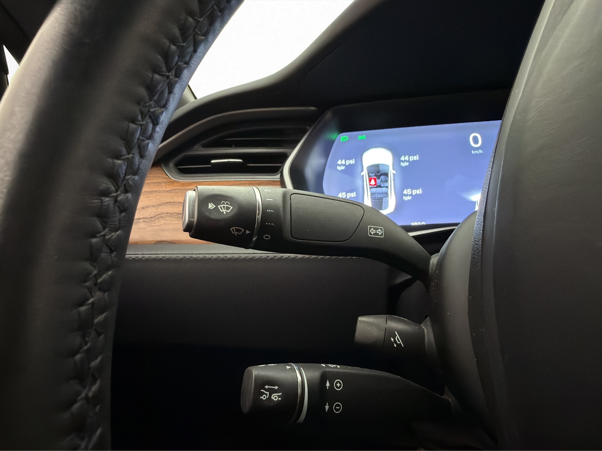 Tesla Model S 2020 - miniatyr 13